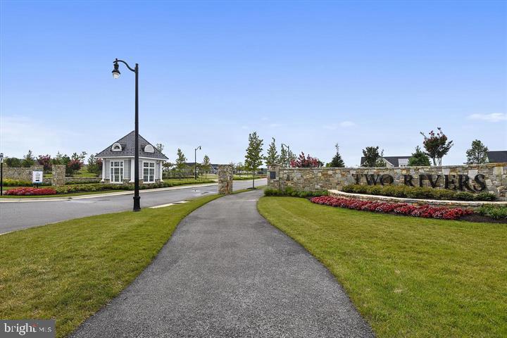 TWO RIVERS - Residential