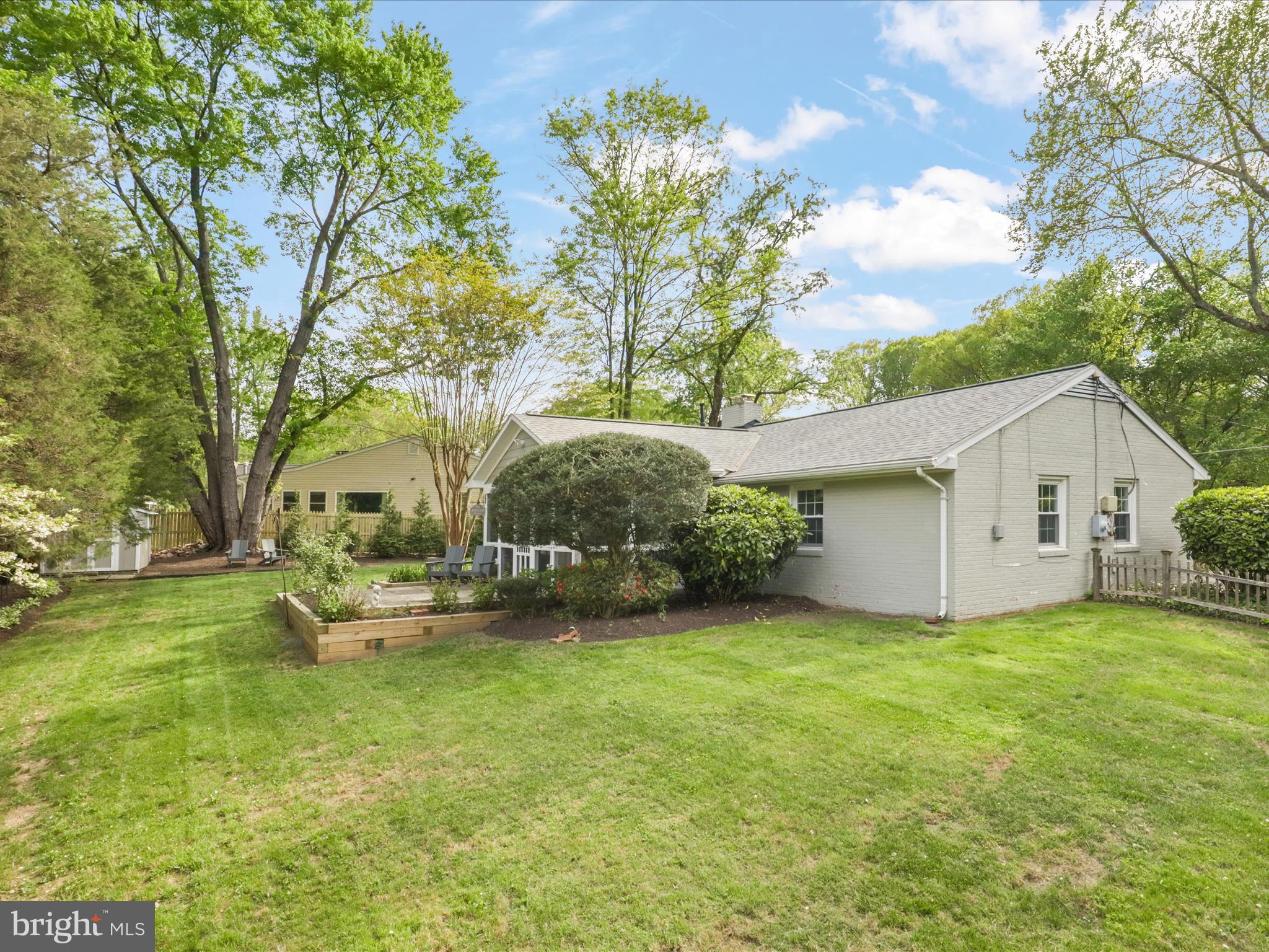 NORTH SPRINGFIELD - Residential