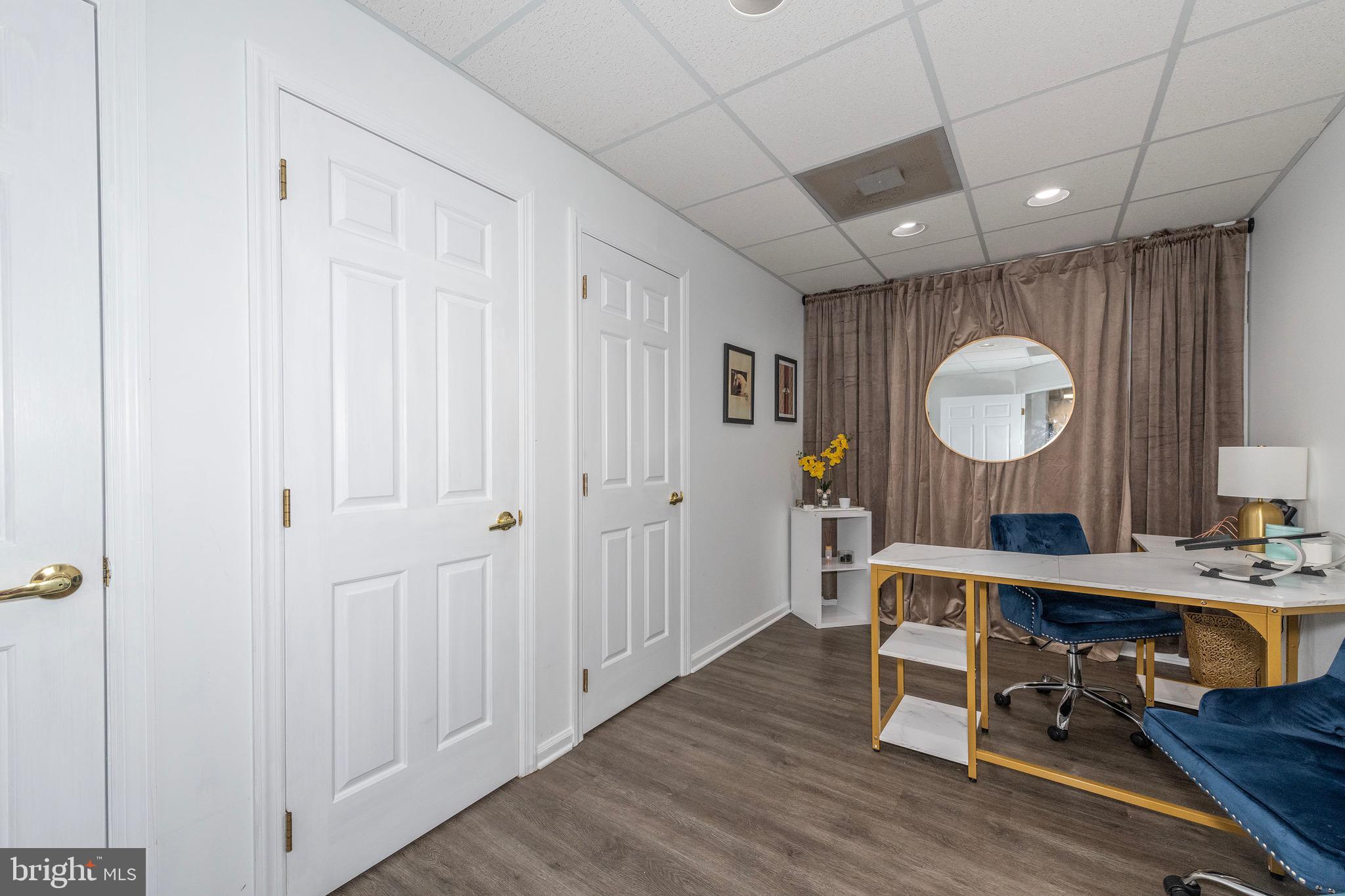 AMBER MEADOWS PROFESSIONAL BUILDING - Commercial Lease