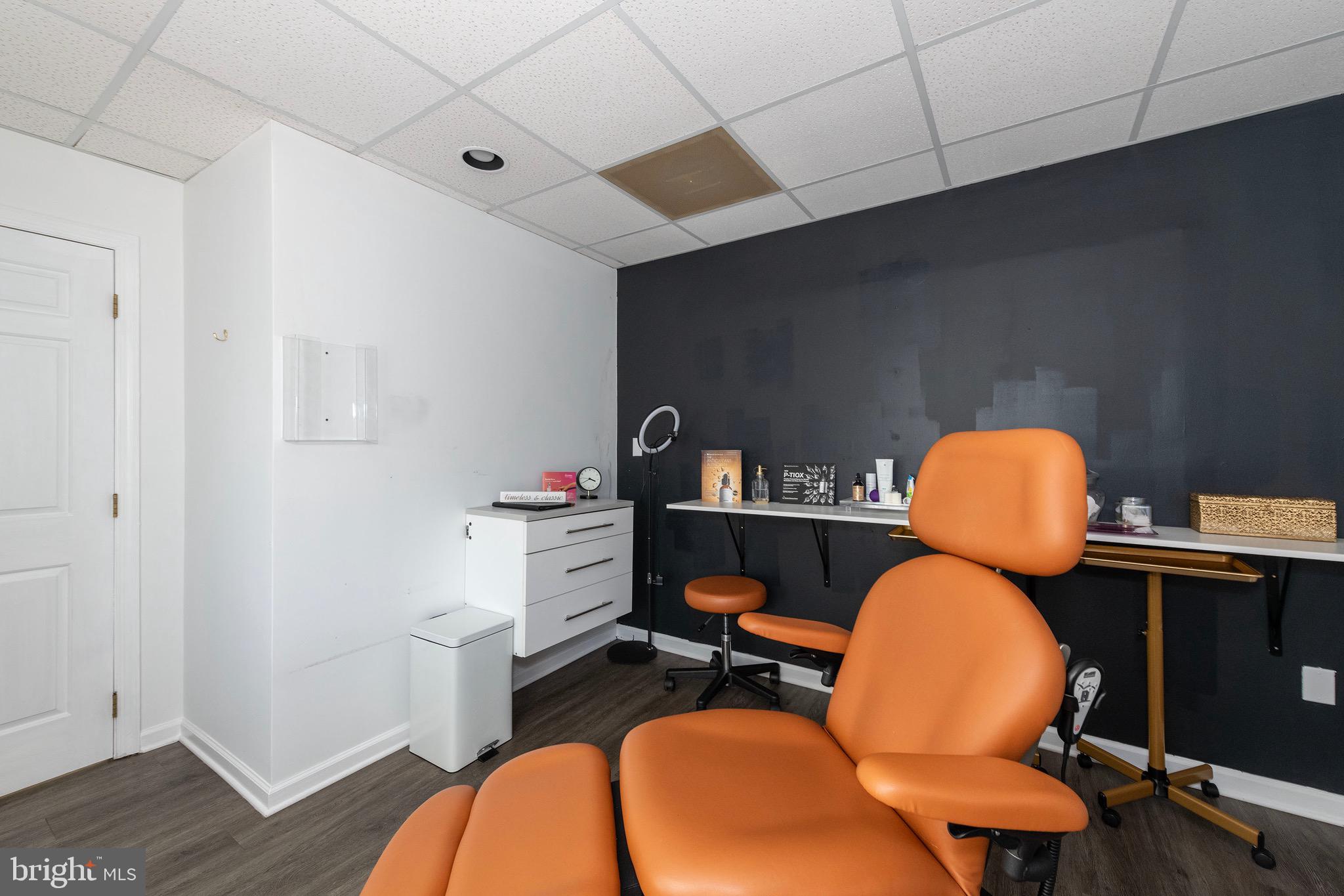 AMBER MEADOWS PROFESSIONAL BUILDING - Commercial Lease