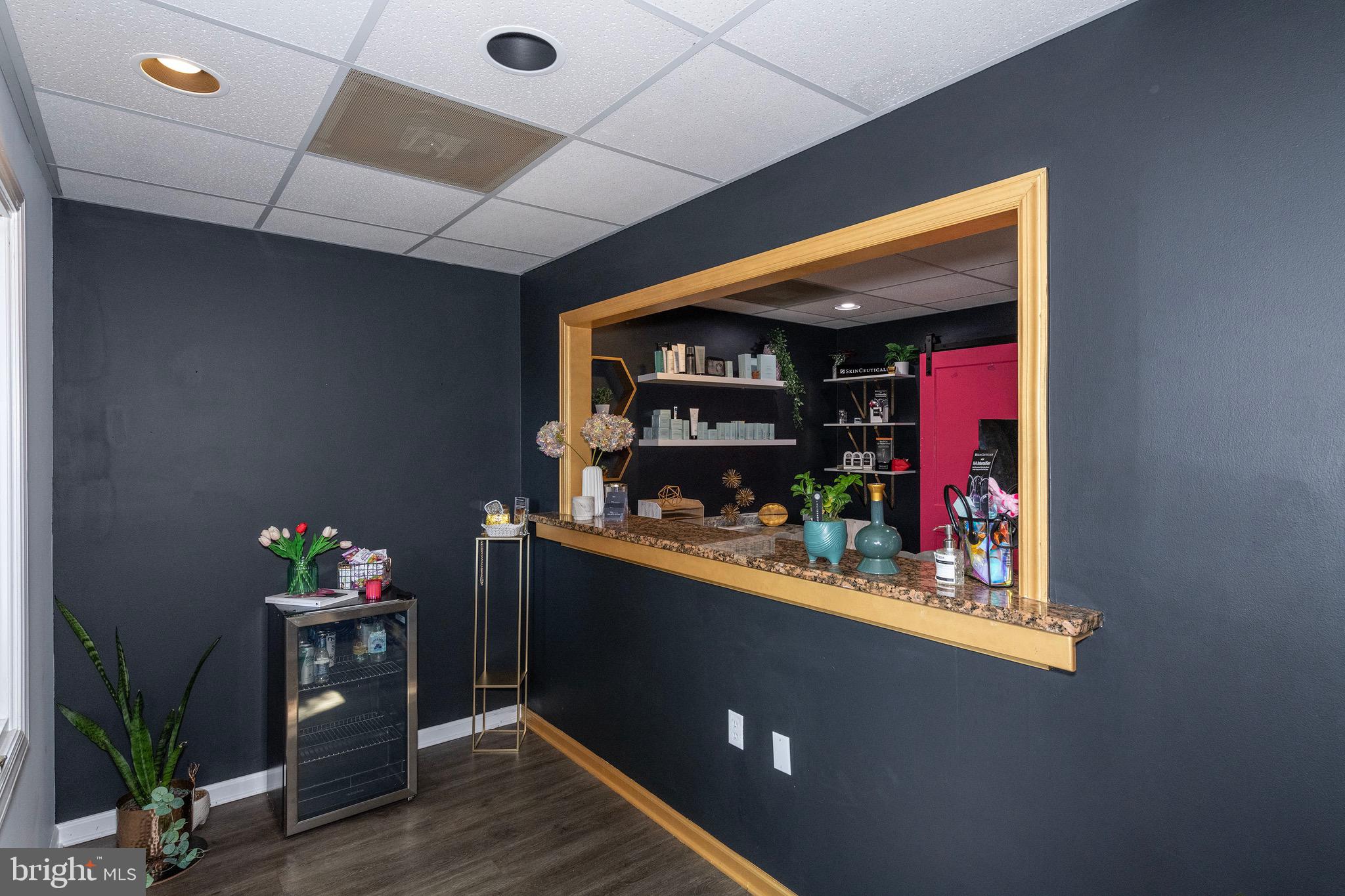 AMBER MEADOWS PROFESSIONAL BUILDING - Commercial Lease