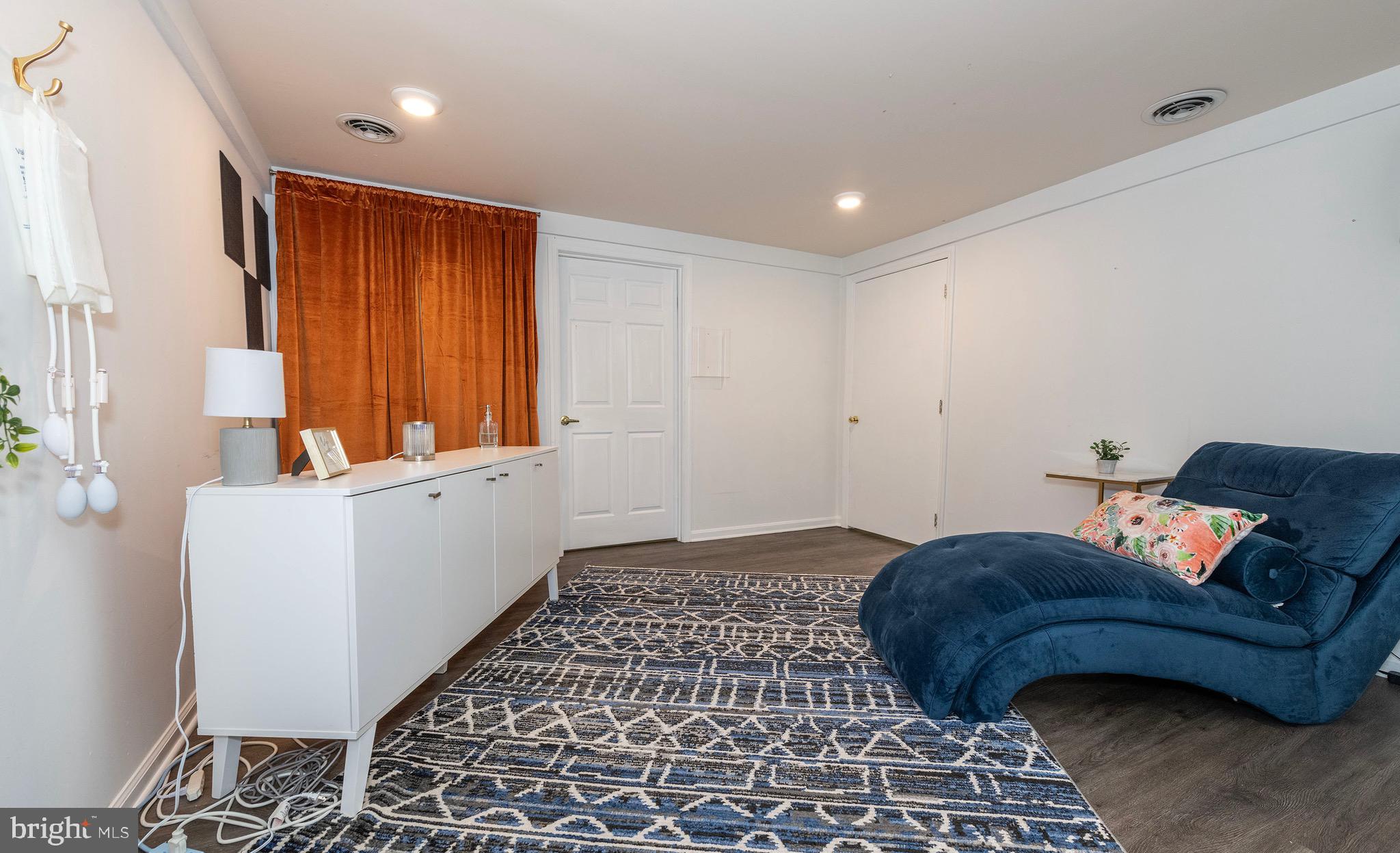 AMBER MEADOWS PROFESSIONAL BUILDING - Commercial Lease