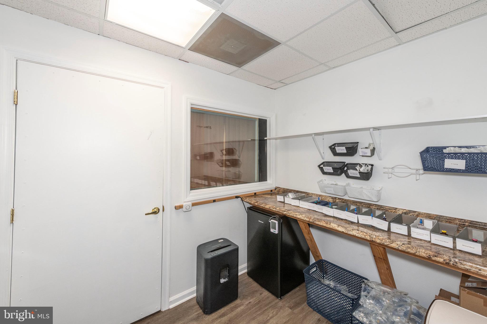 AMBER MEADOWS PROFESSIONAL BUILDING - Commercial Lease