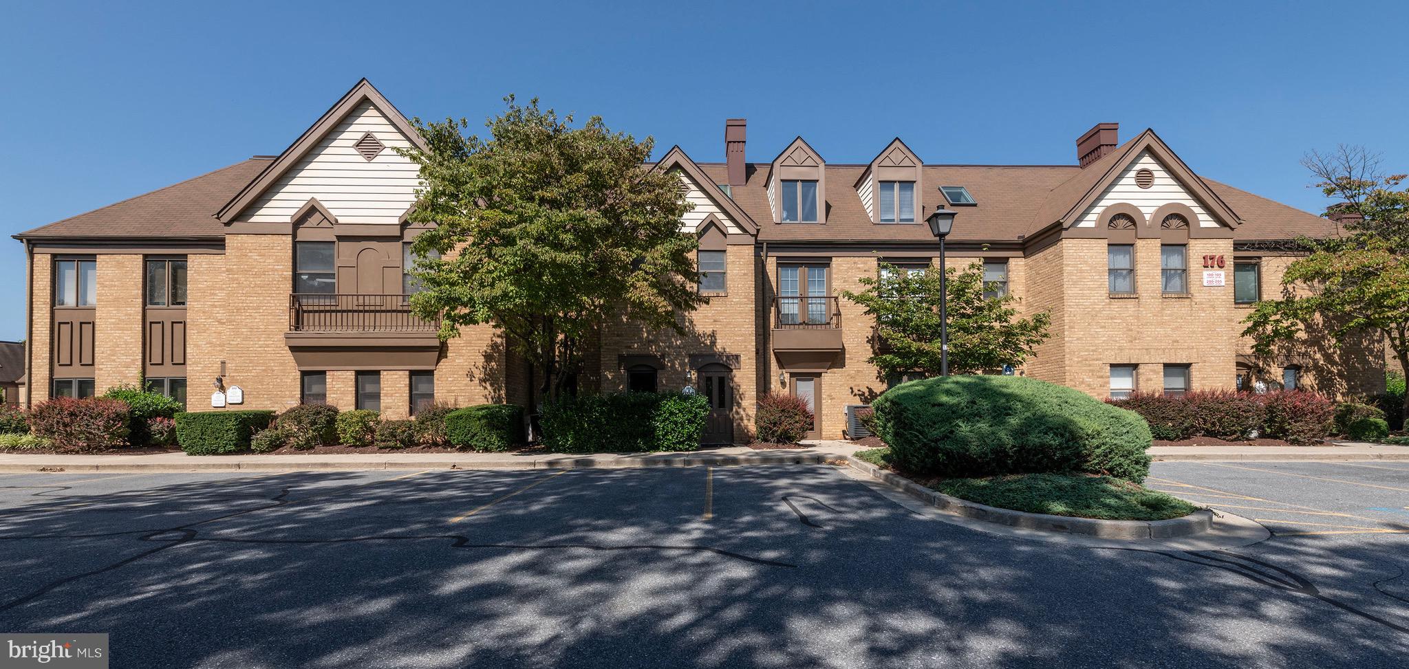 First Floor Office Condo with 2 Units - Set up as a MED SPA - Gorgeous!! Turnkey Ready!! (For additional 25,000) Optional -  Set up as 1 unit but can be divided into 2 units easily -Each  Unit has Separate Entrance  - Perfect Opportunity for Medical Office / Professional Office - Many Possibilities - Designated Receptionist Area in Unit (5I) -  Each Unit has its Own Restroom - Units can be Accessed from the Interior - Previous Use  Included 2 Designated  X-Ray Room - Most Rooms Equipped with Cabinets / Water Access or Both - Plenty of Storage!! 
FOR SALE 399,000
Units Can Be Sold Individually Also - Pricing at 210,000 (Per Unit)  - Great Location !! A MUST SEE!!
Possible owner financing with 20% Down