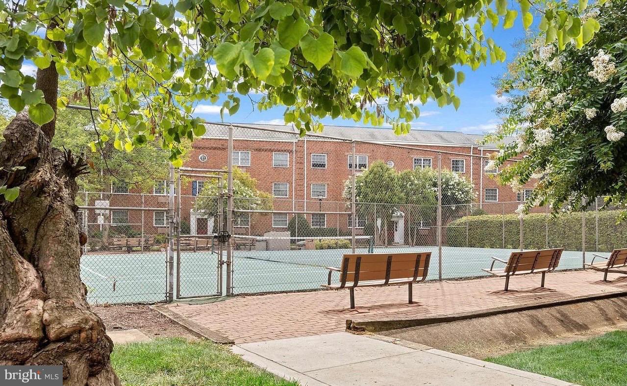 POTOWMACK CROSSING - Residential