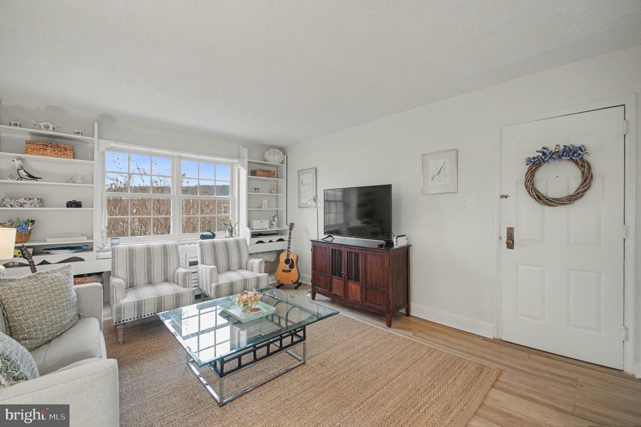 1632 W ABINGDON DRIVE 302