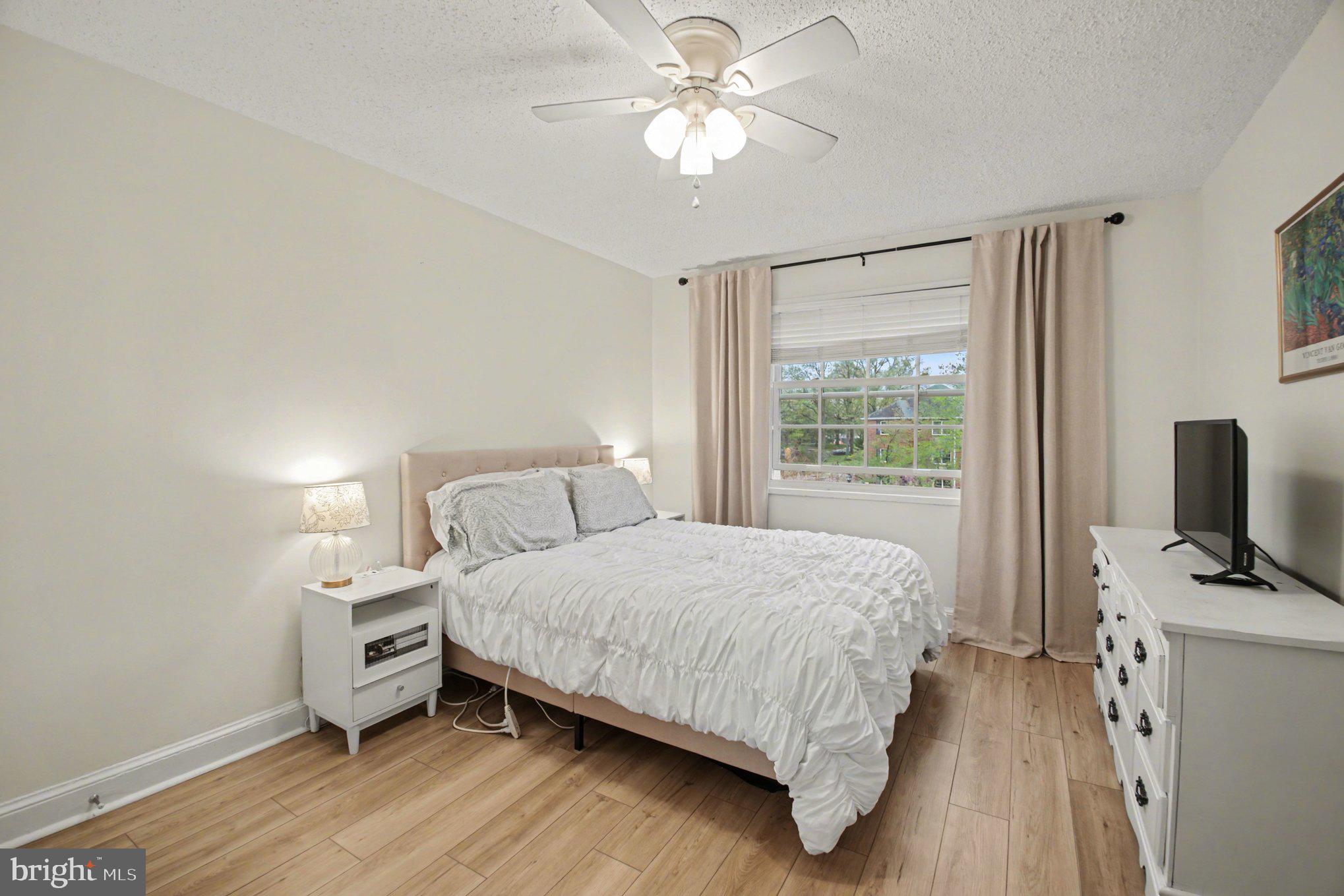 POTOWMACK CROSSING - Residential