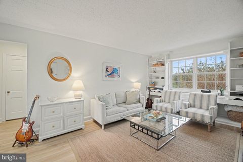 Condo For Sale - 1632 W Abingdon Drive #302<br/> ALEXANDRIA, VA 22314