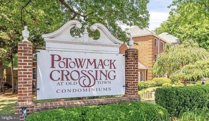 POTOWMACK CROSSING - Residential