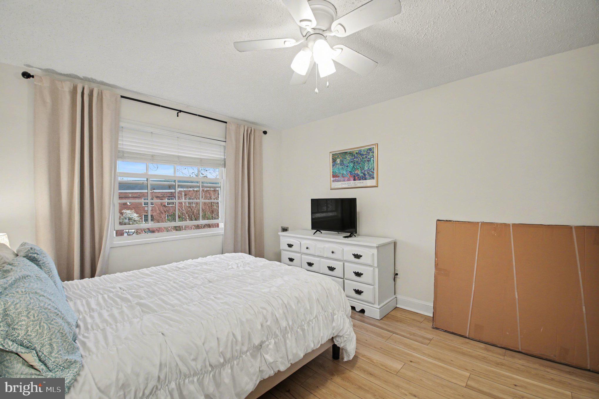 POTOWMACK CROSSING - Residential