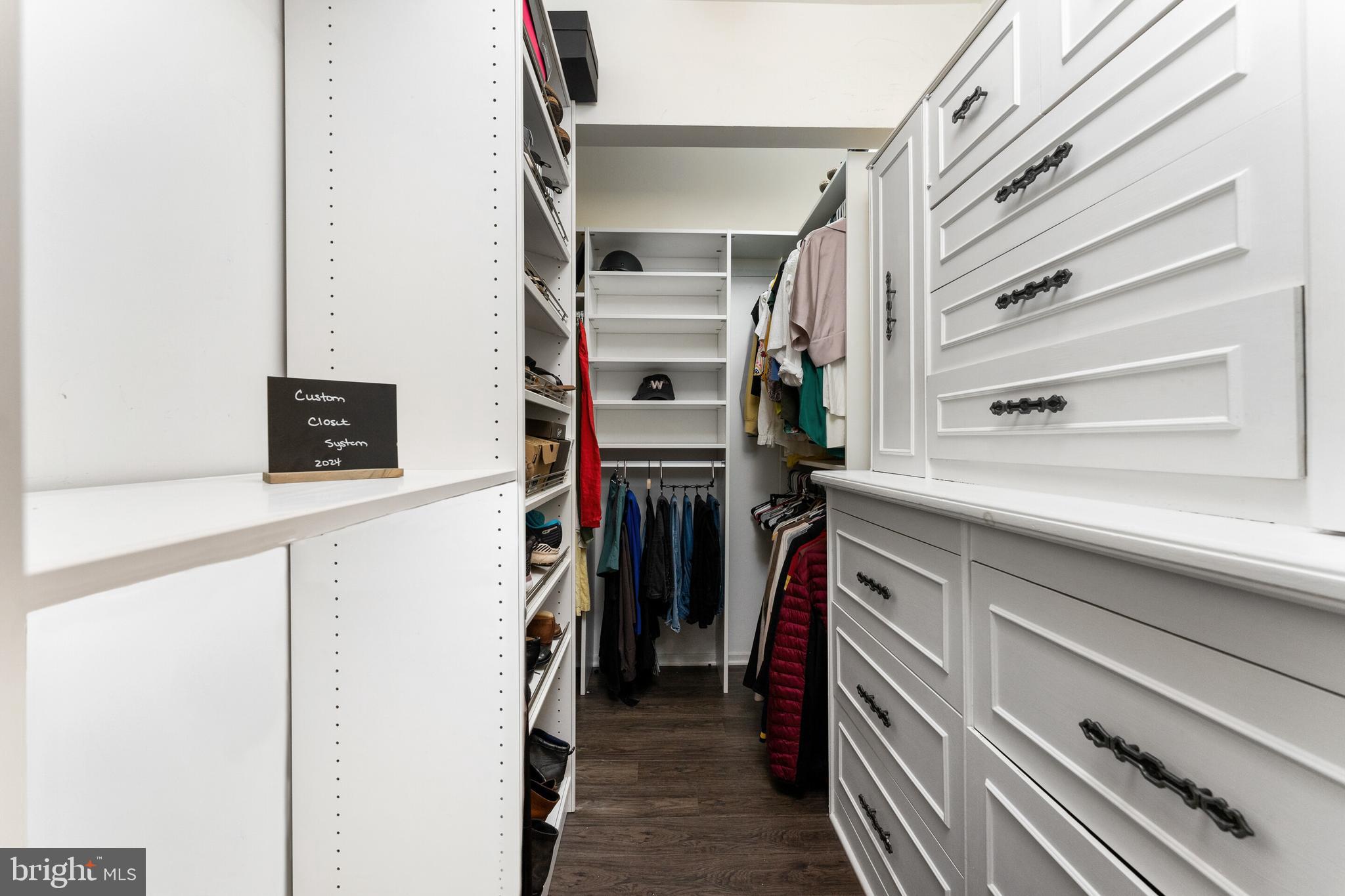 COUNTRY COURTS - Residential