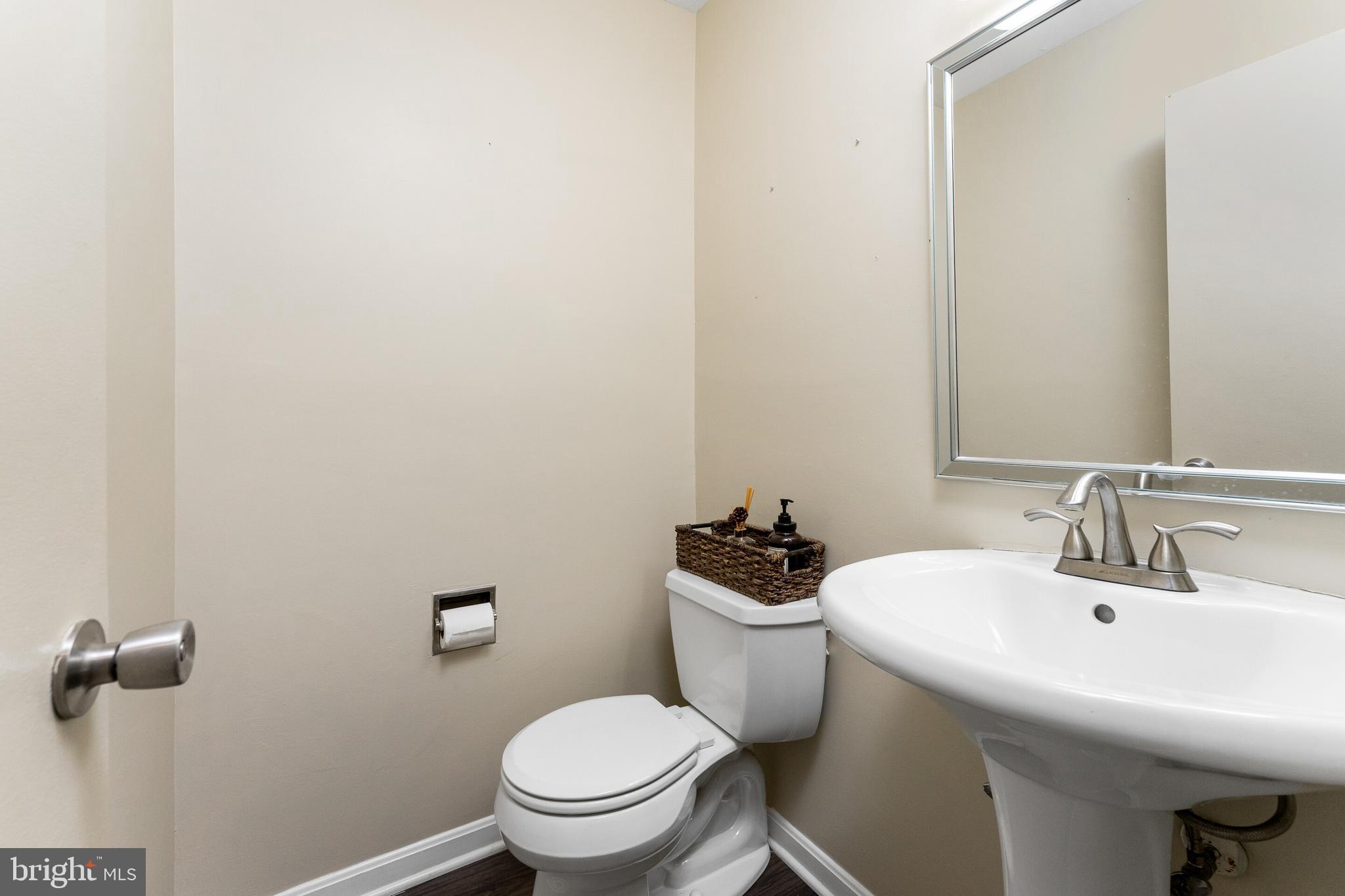 COUNTRY COURTS - Residential