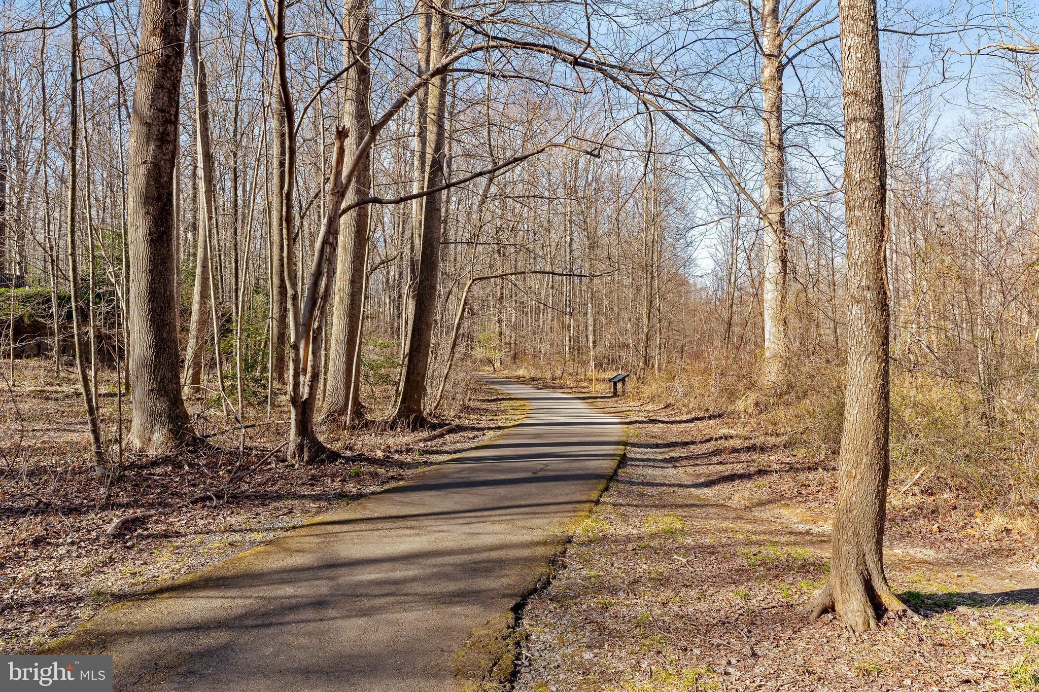 COUNTRY COURTS - Residential