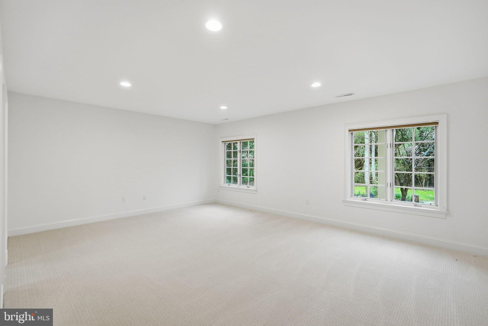 LANGLEY FOREST - Residential