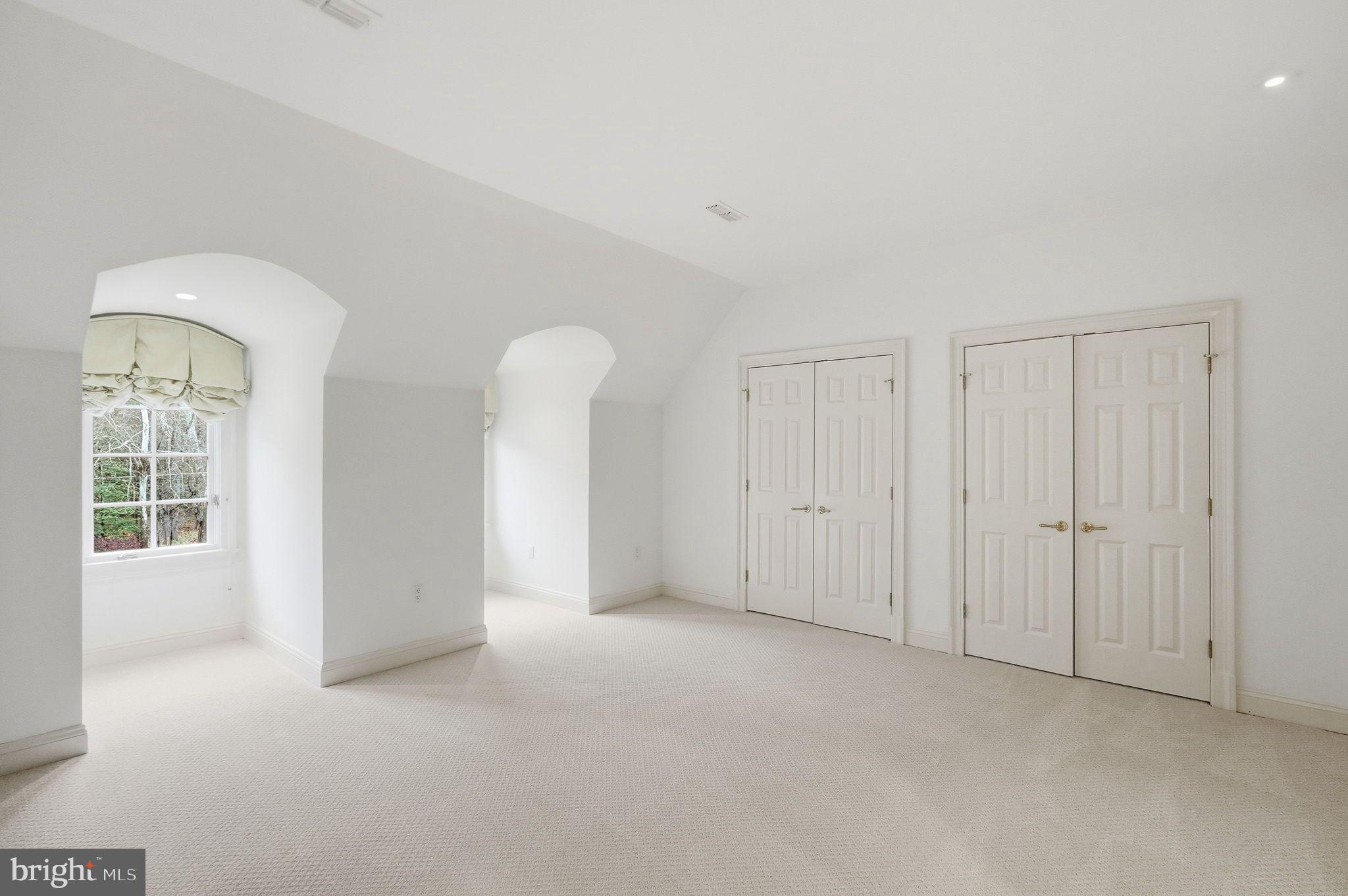 LANGLEY FOREST - Residential