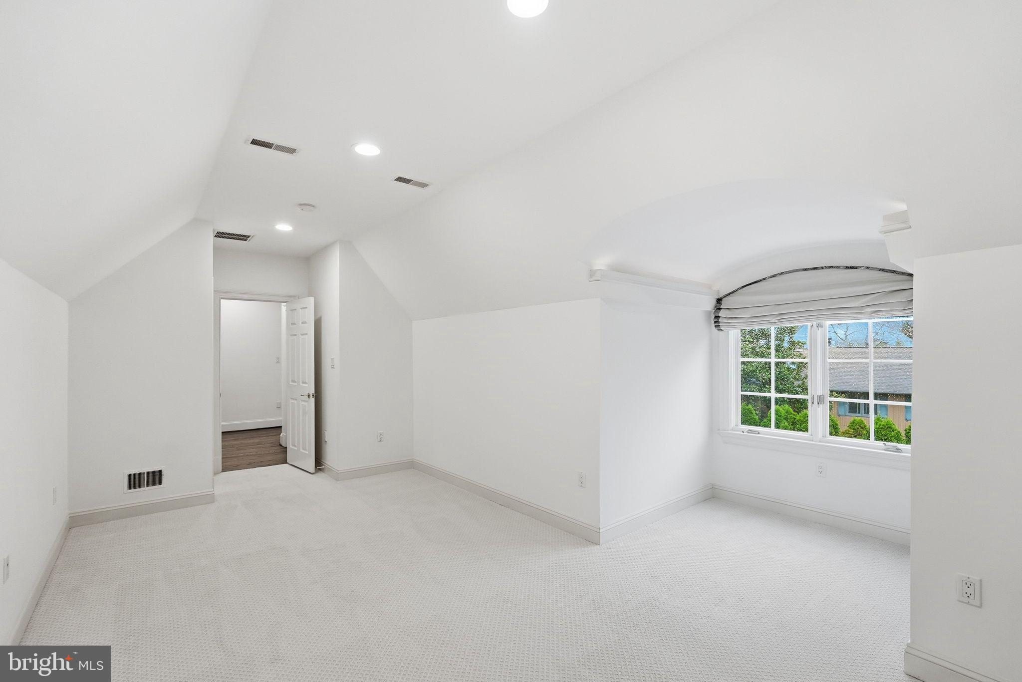 LANGLEY FOREST - Residential