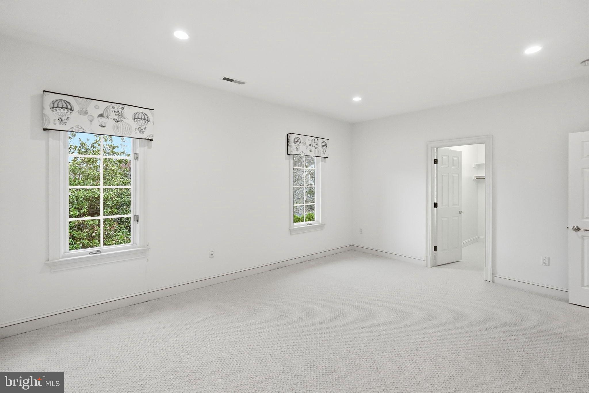 LANGLEY FOREST - Residential