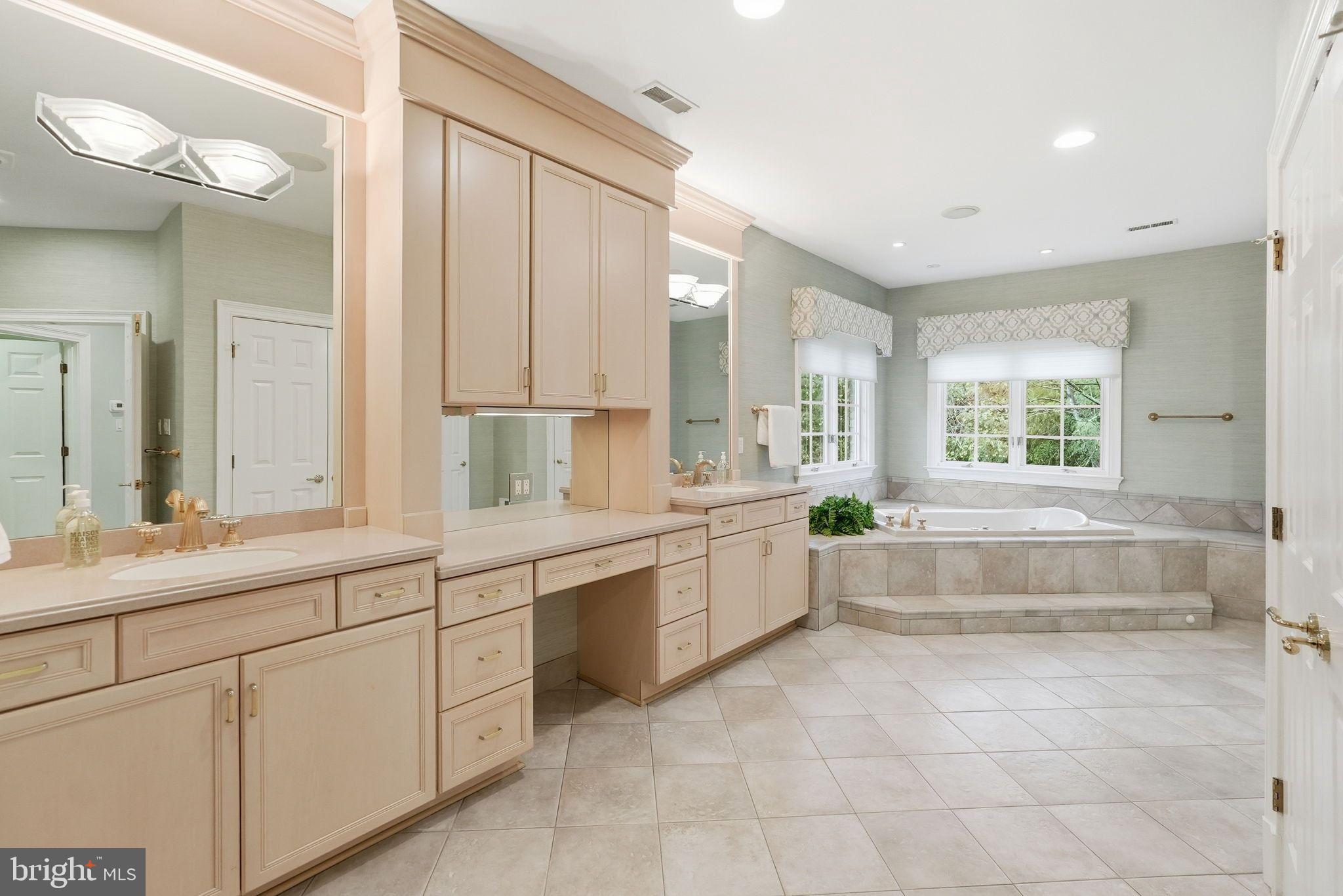 LANGLEY FOREST - Residential