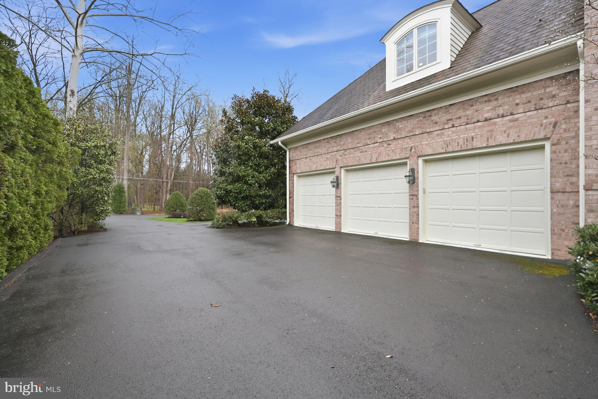 LANGLEY FOREST - Residential