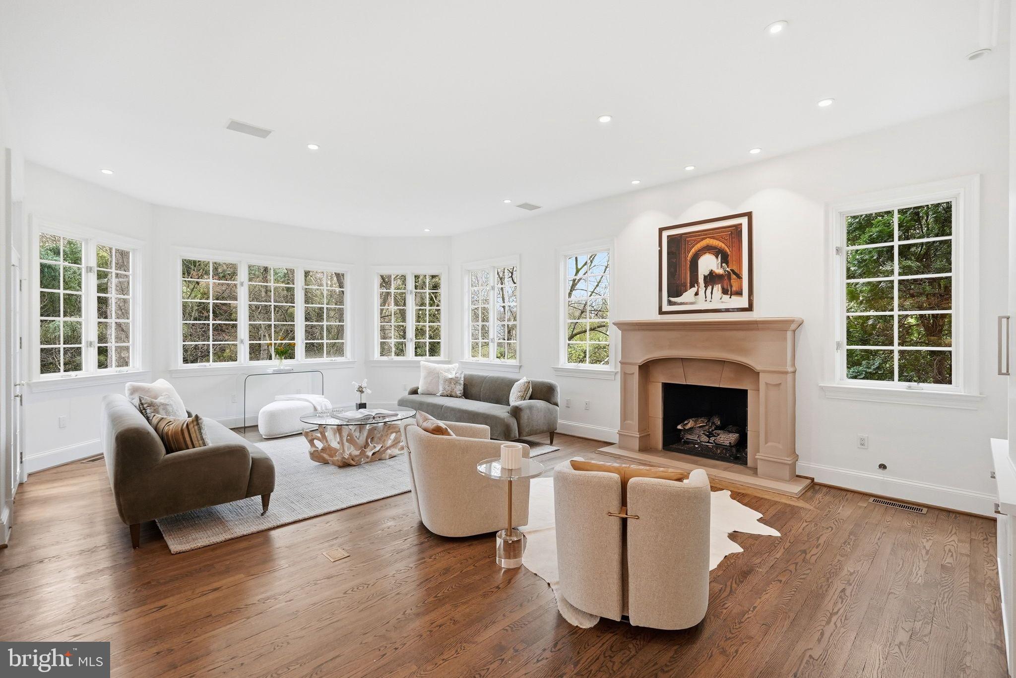 LANGLEY FOREST - Residential