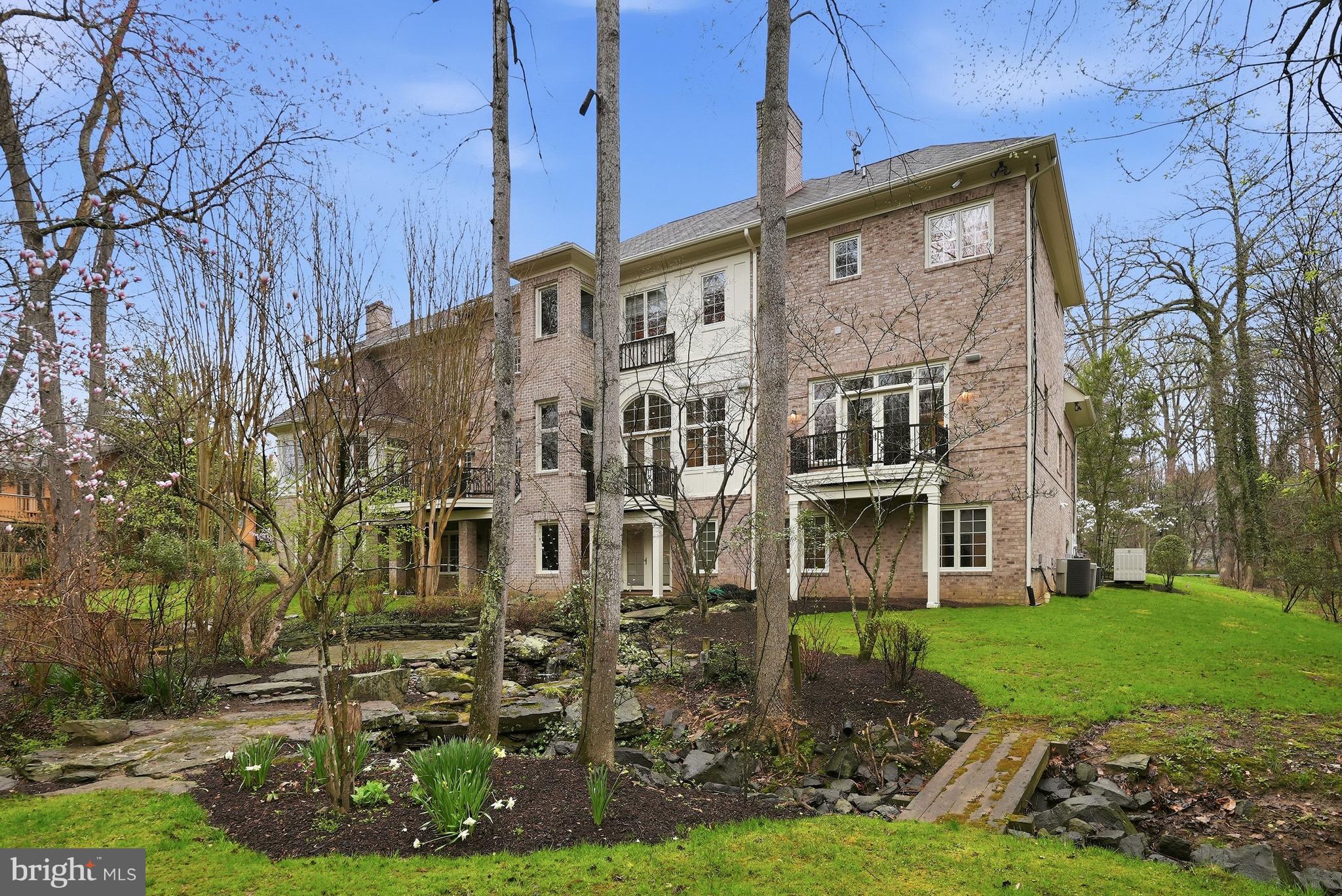 LANGLEY FOREST - Residential