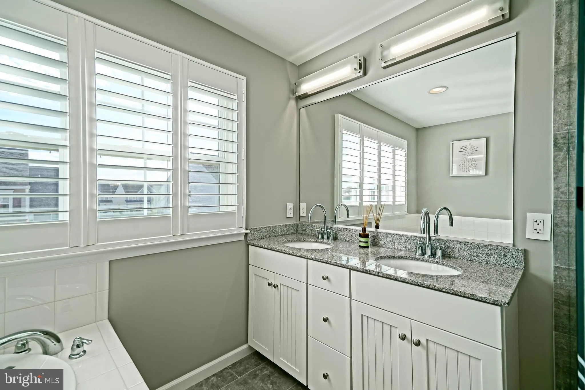 Rehoboth Beach, Delaware 19971, United States, 3 Bedrooms Bedrooms, ,3 BathroomsBathrooms,Residential,Active,235979