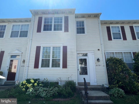 Photo of 6891 Signature Circle, ALEXANDRIA, VA 22310 (MLS # VAFX2311470)