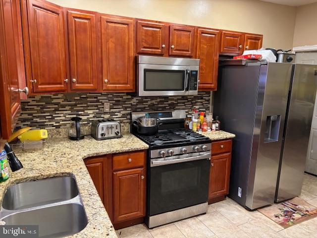 4225 N SYDENHAM STREET