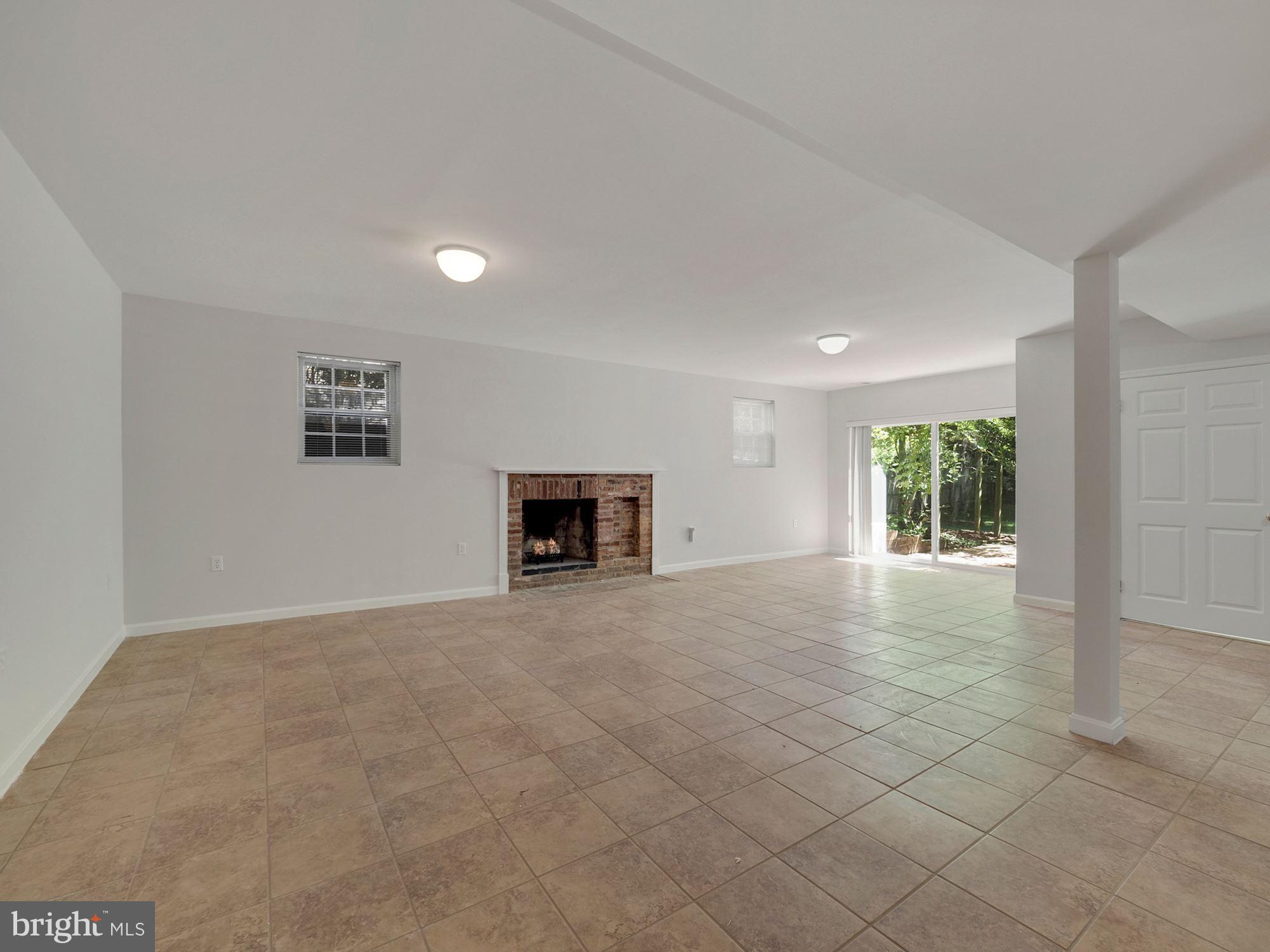 RIVER FALLS - Residential