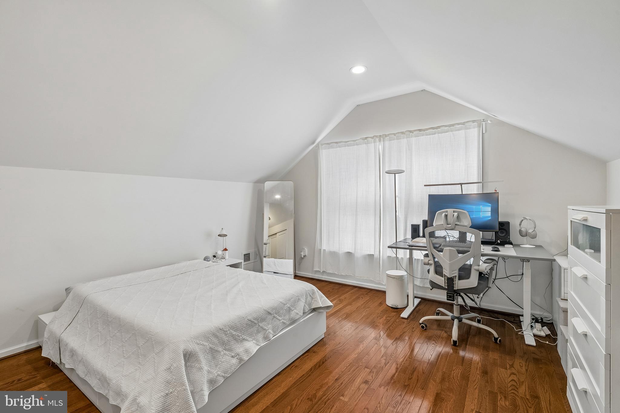 LENAH MILL - Residential