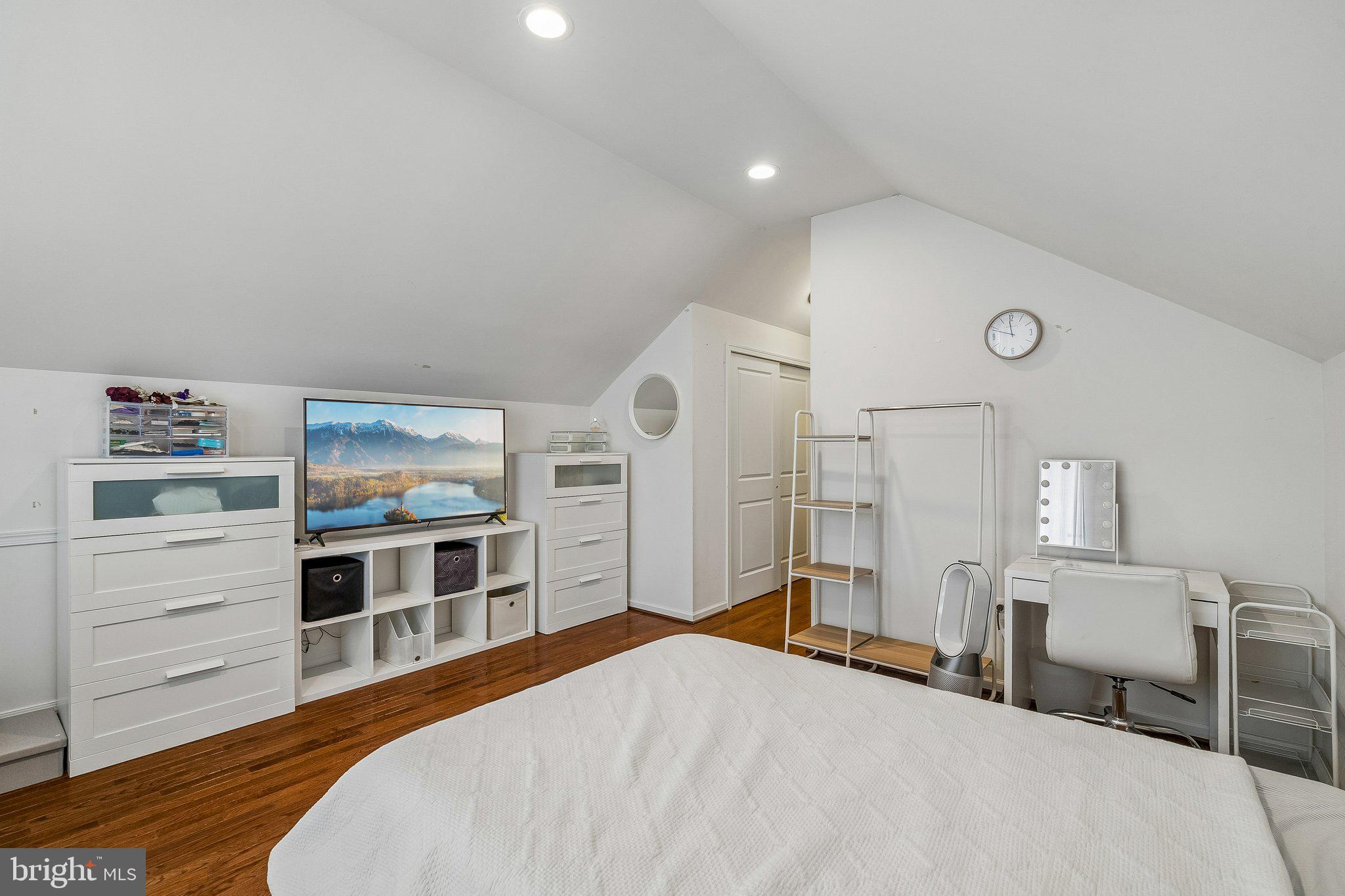 LENAH MILL - Residential