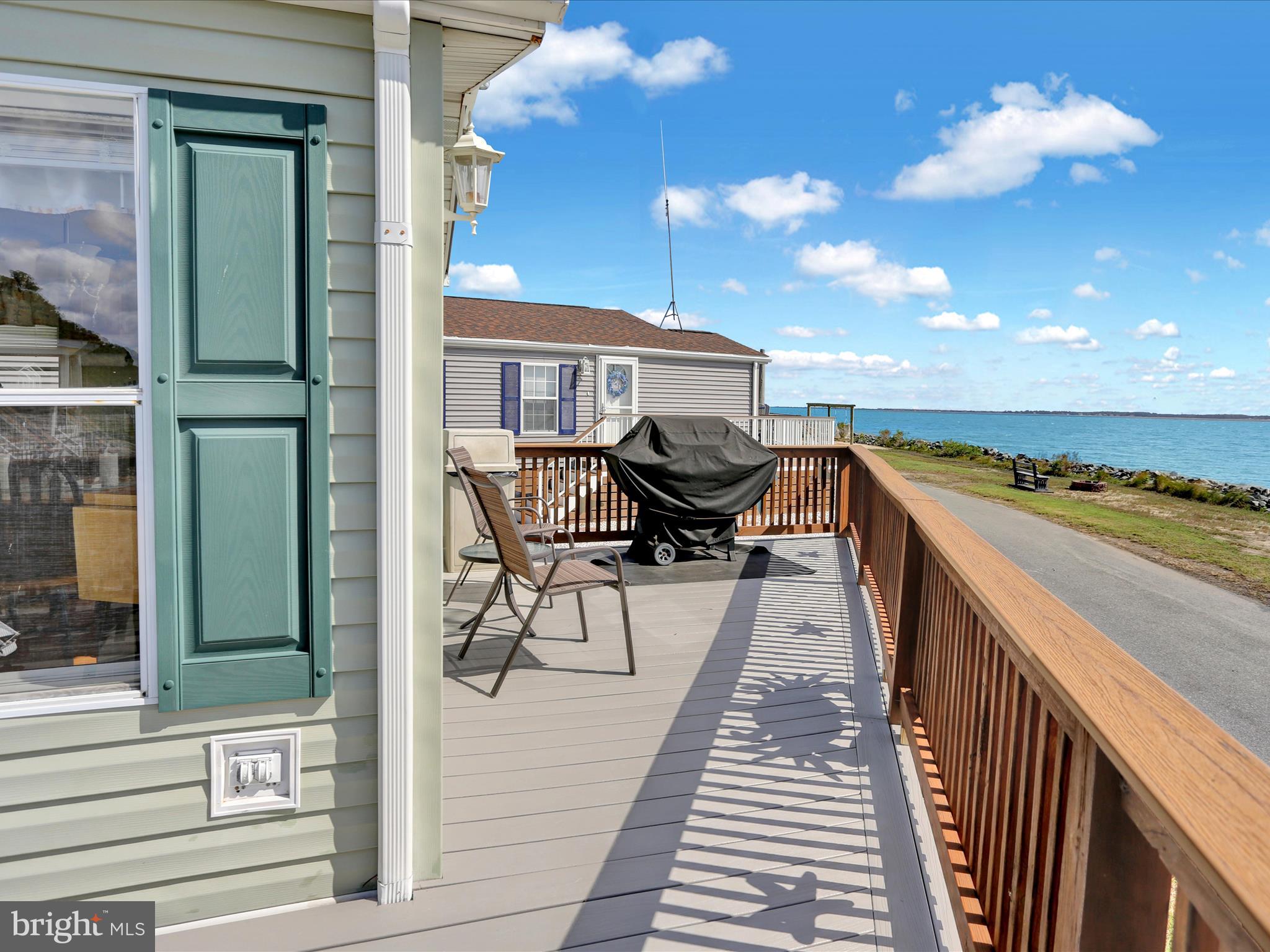 WHITE HOUSE BEACH - Residential