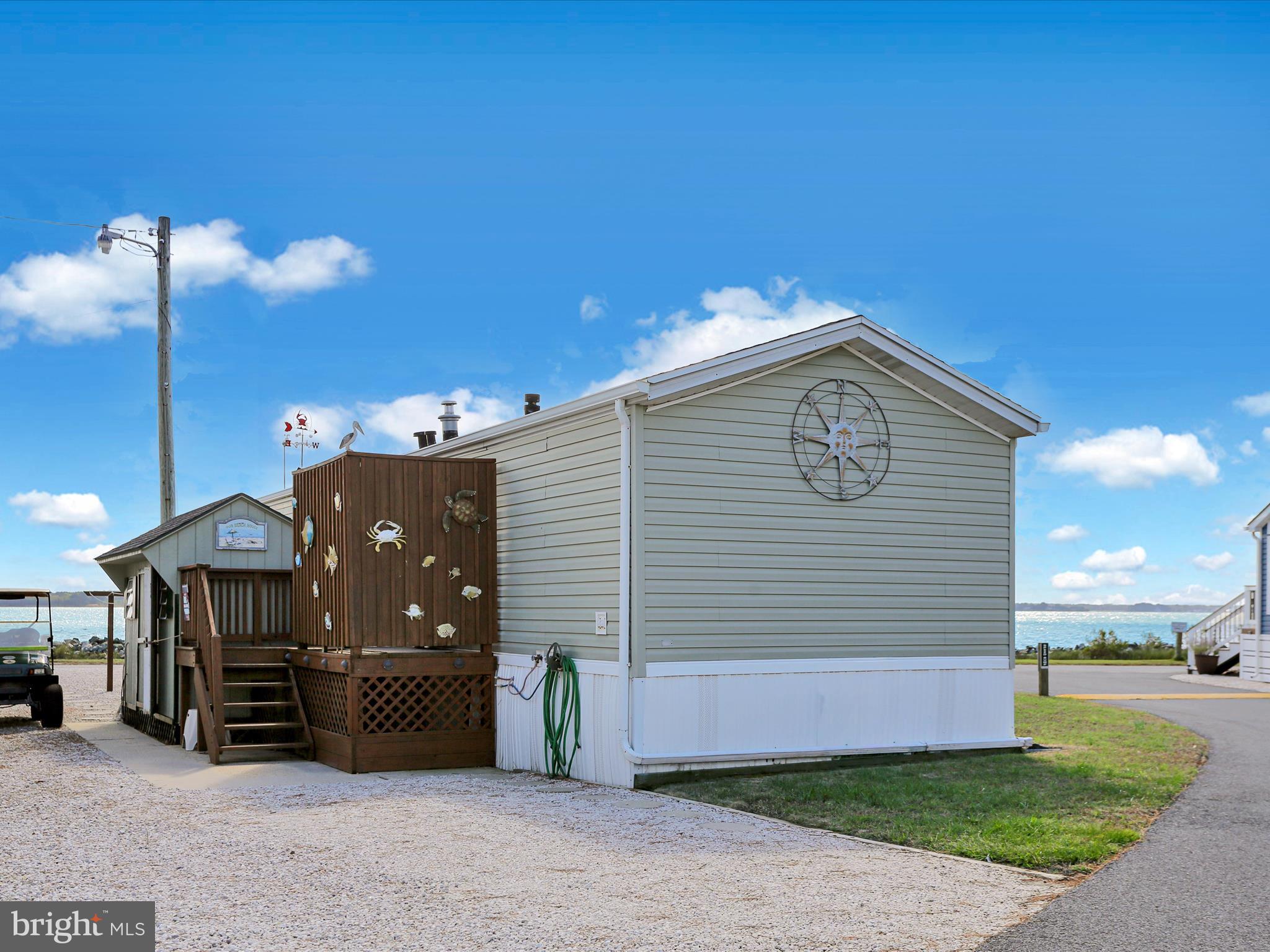 WHITE HOUSE BEACH - Residential