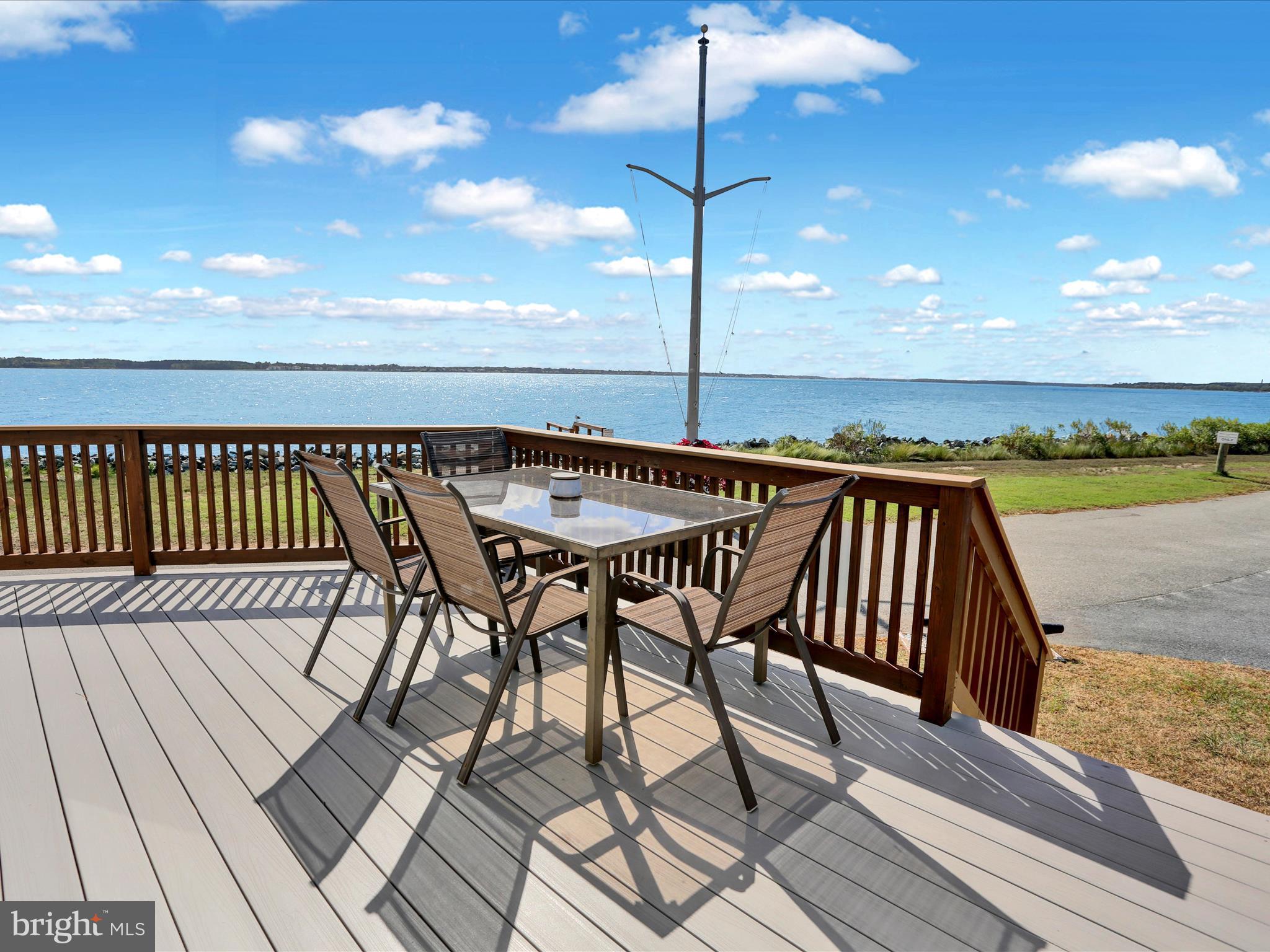 WHITE HOUSE BEACH - Residential