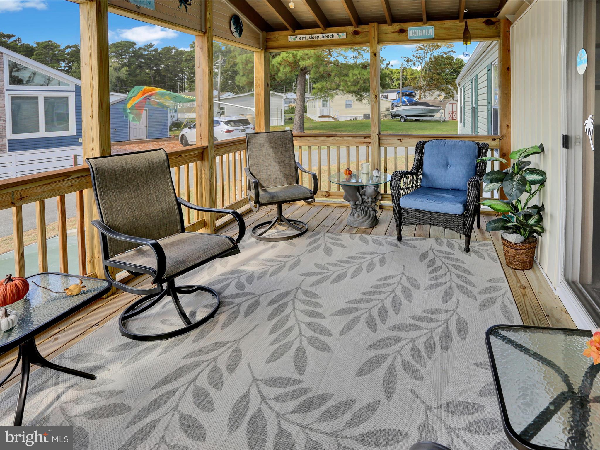 WHITE HOUSE BEACH - Residential