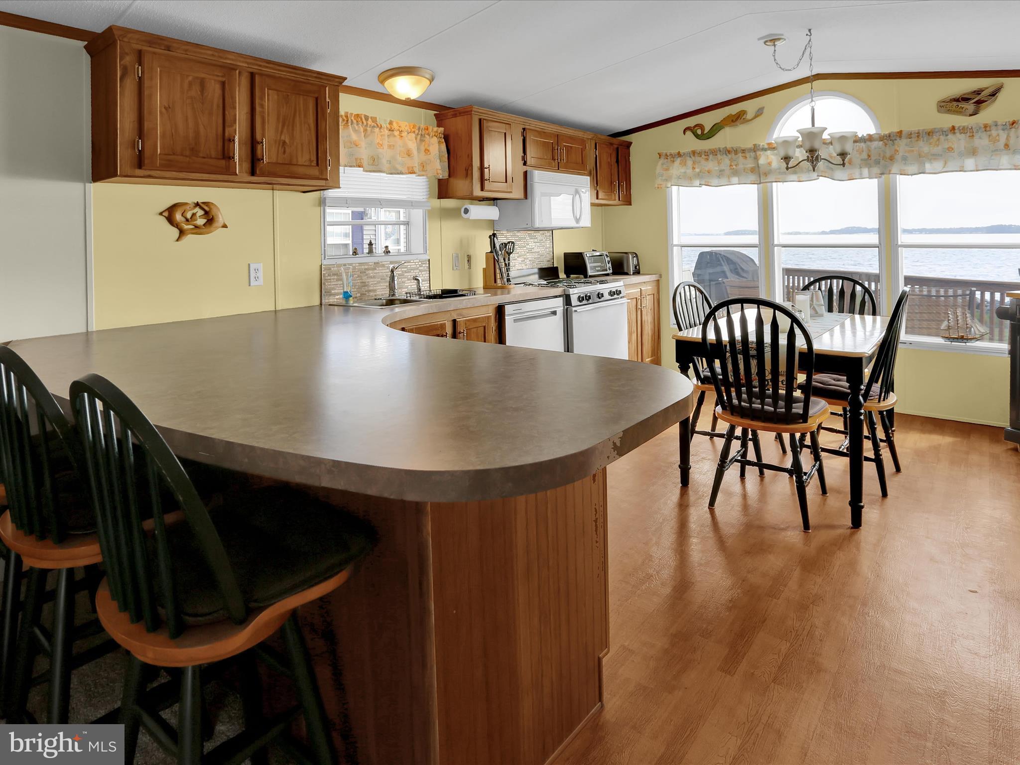 WHITE HOUSE BEACH - Residential