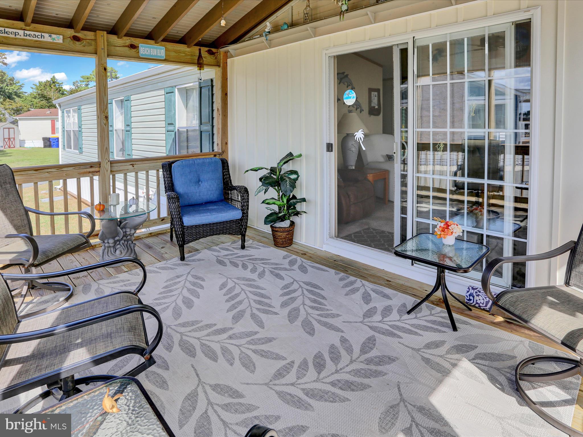 WHITE HOUSE BEACH - Residential