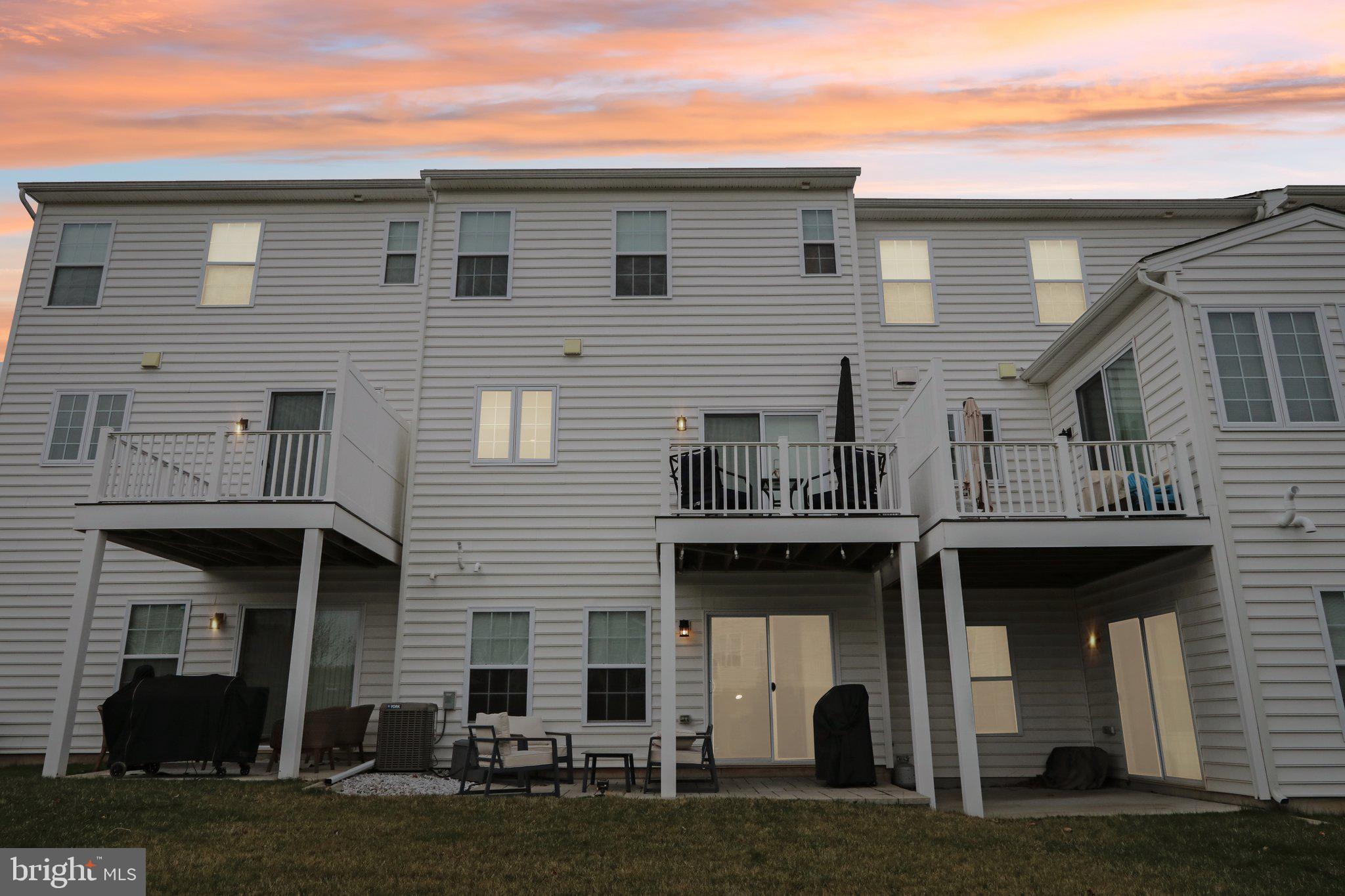 COURTS AT BRYNWOOD - Residential