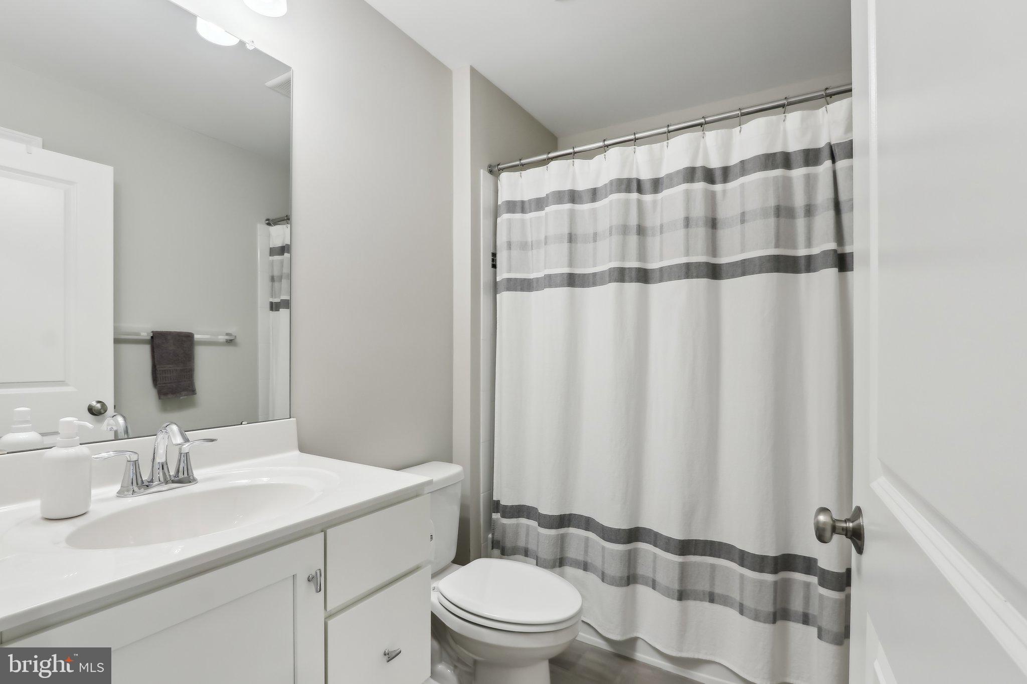 COURTS AT BRYNWOOD - Residential