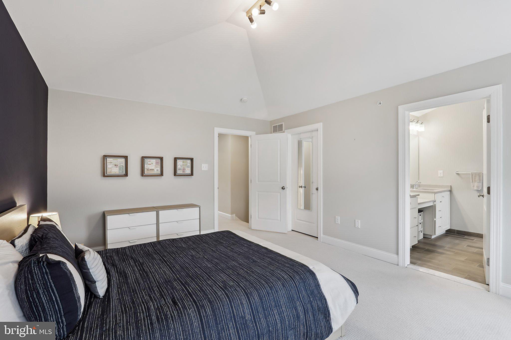 COURTS AT BRYNWOOD - Residential