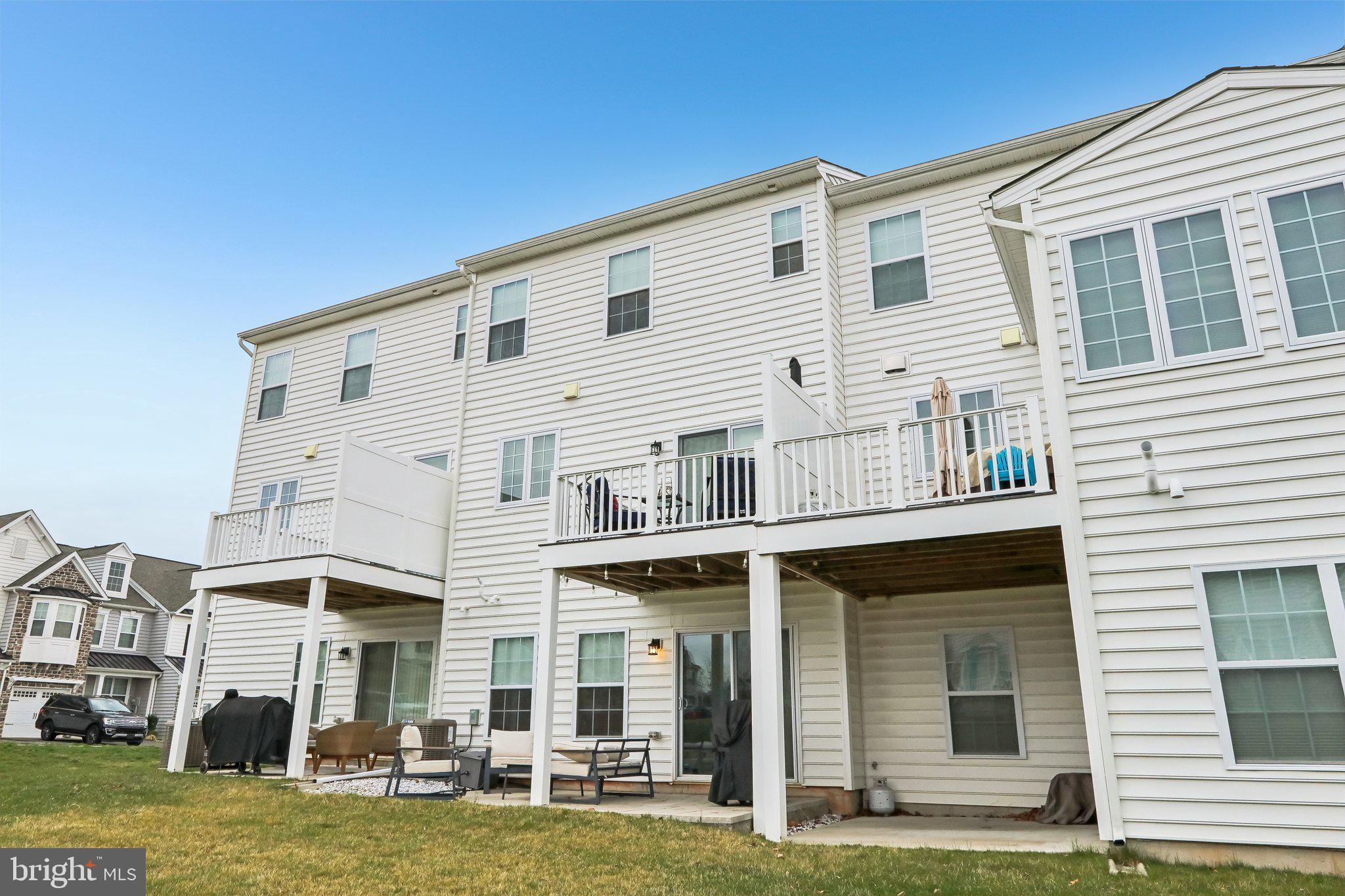 COURTS AT BRYNWOOD - Residential