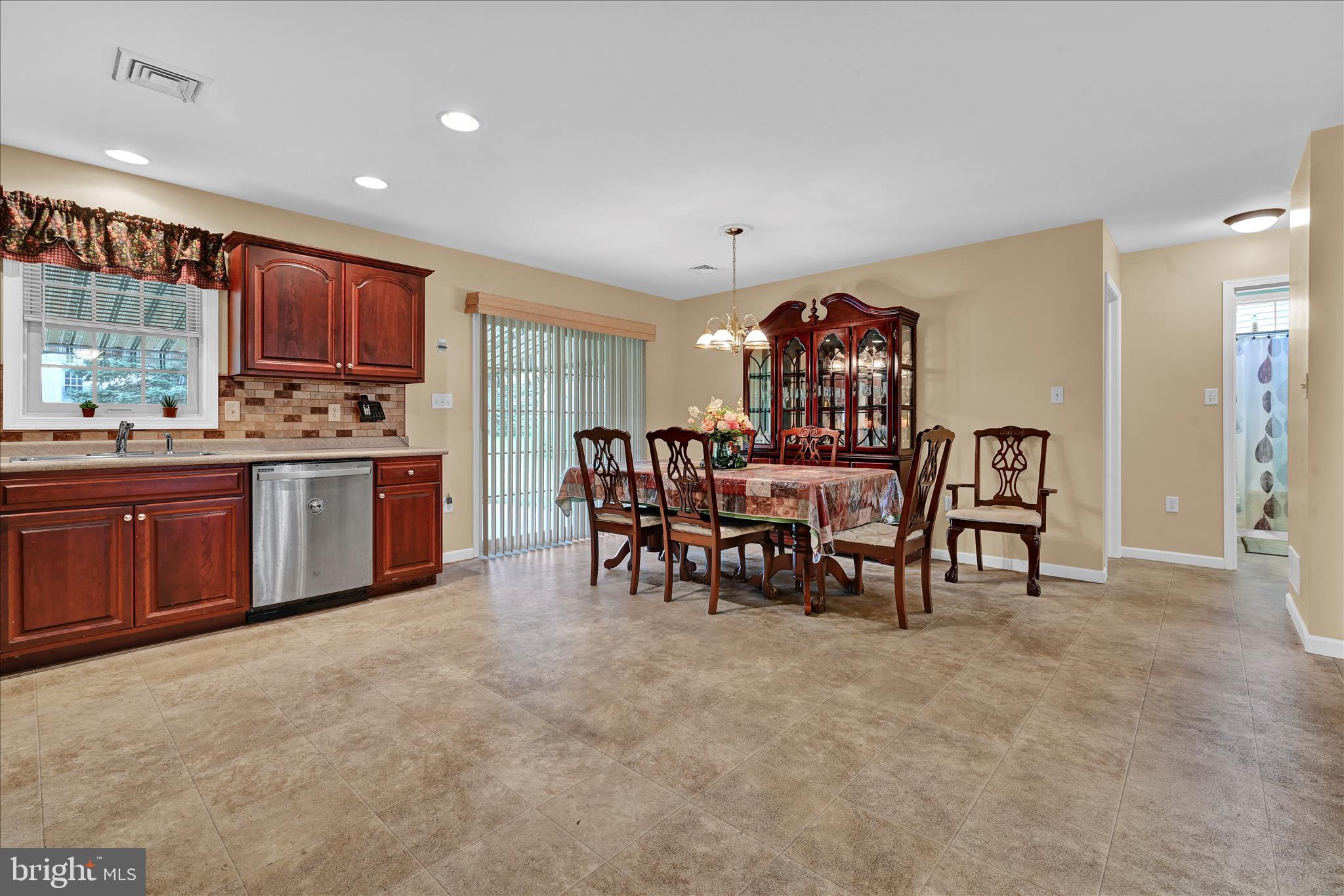 BROOKSHIRE - Residential
