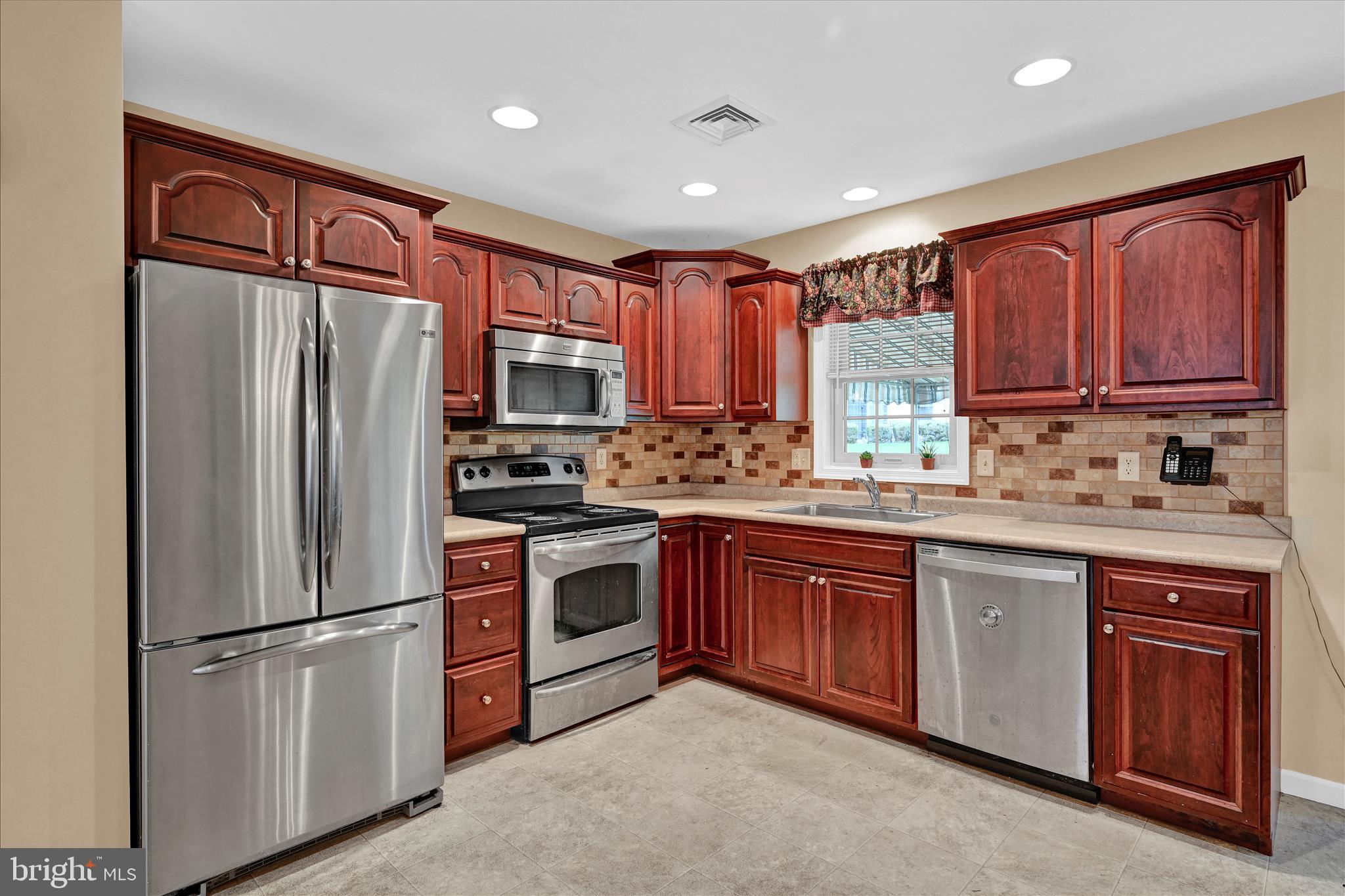 BROOKSHIRE - Residential
