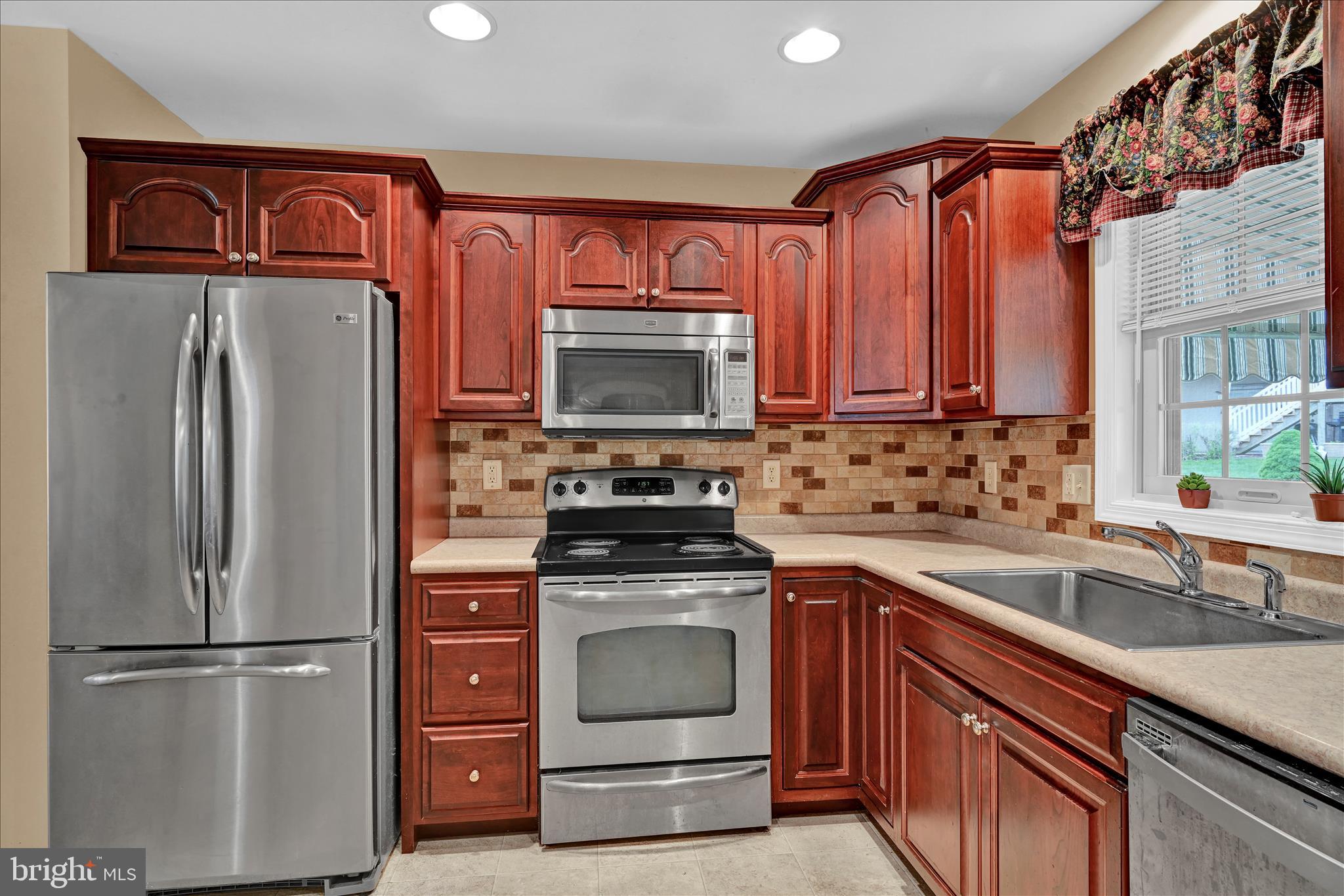 BROOKSHIRE - Residential