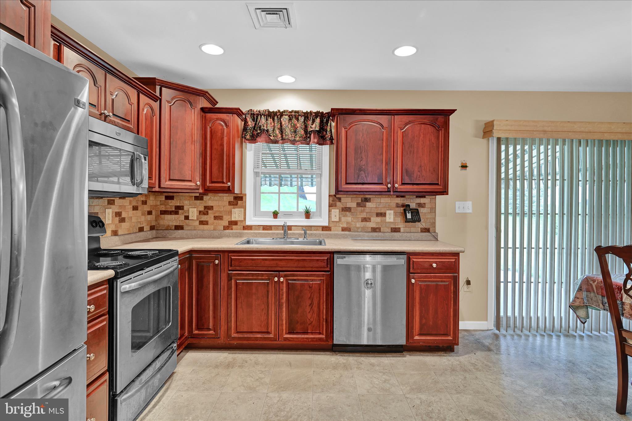 BROOKSHIRE - Residential
