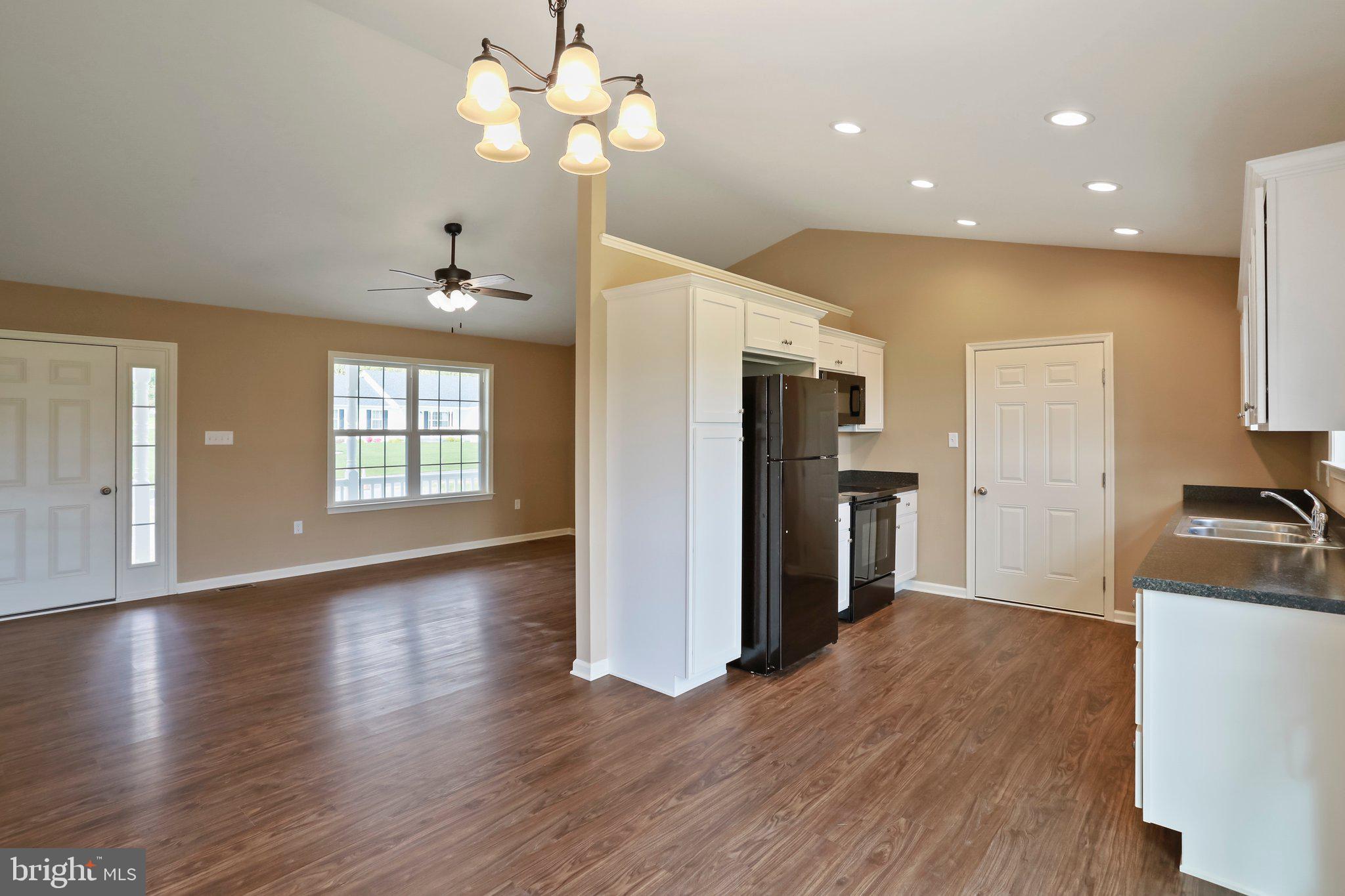 MADISON ESTATES - Residential