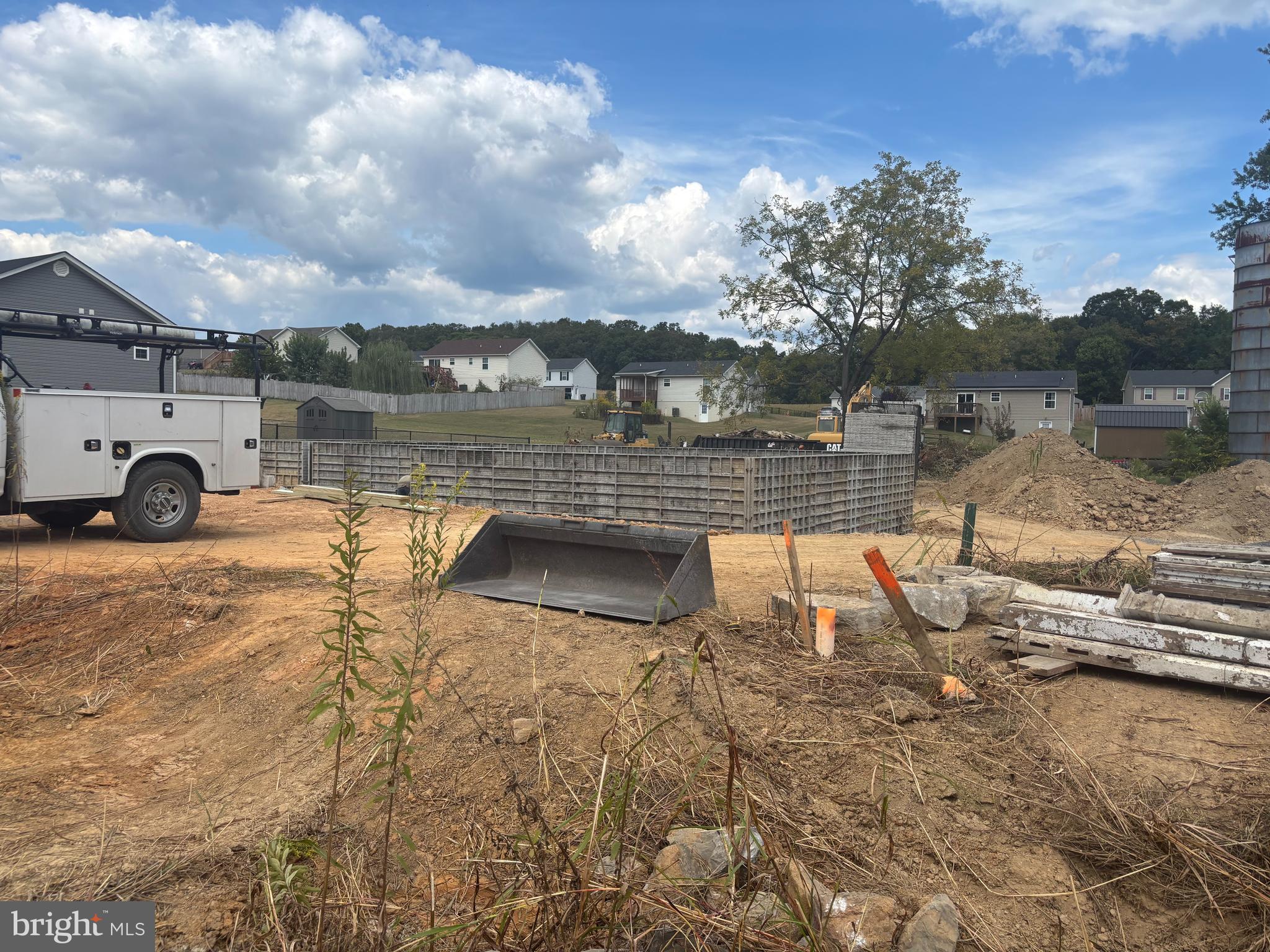 MADISON ESTATES - Residential