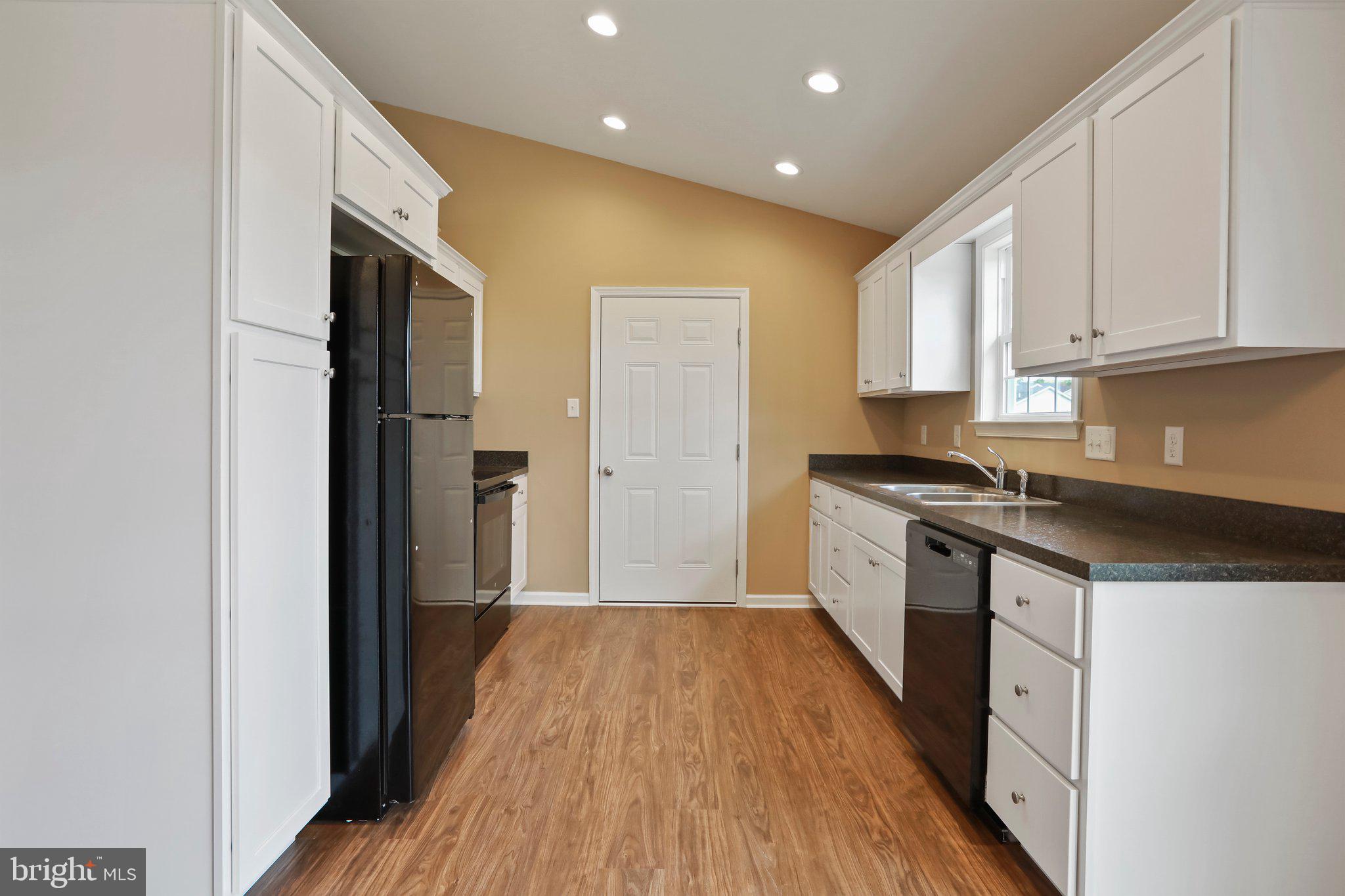 MADISON ESTATES - Residential