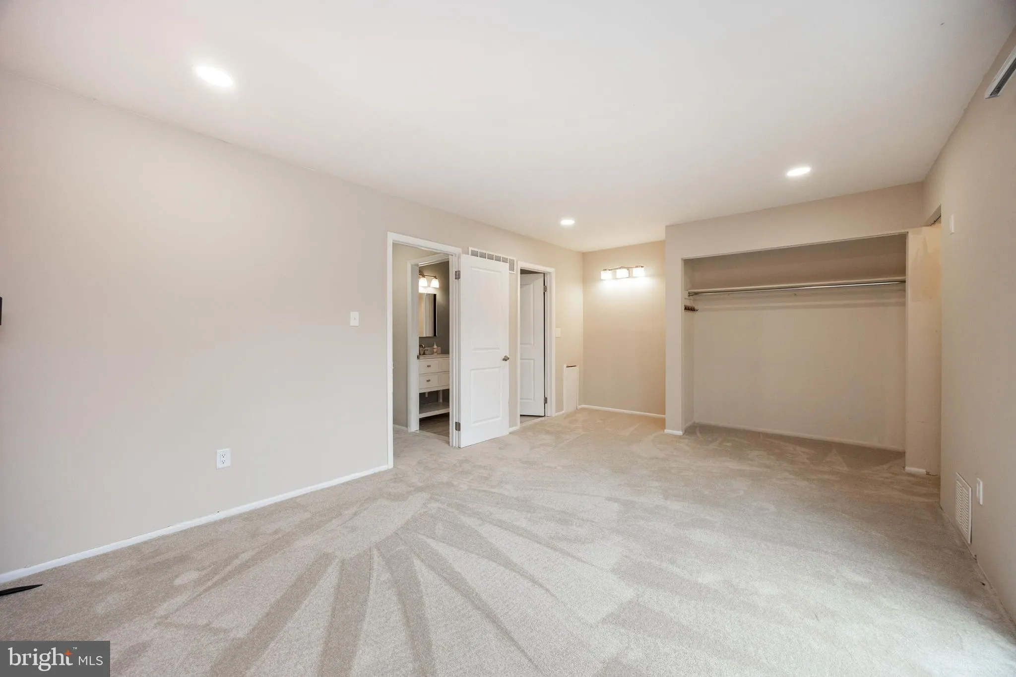 Collegeville, Pennsylvania 19426, United States, 3 Bedrooms Bedrooms, ,2 BathroomsBathrooms,Residential,Pending,92255