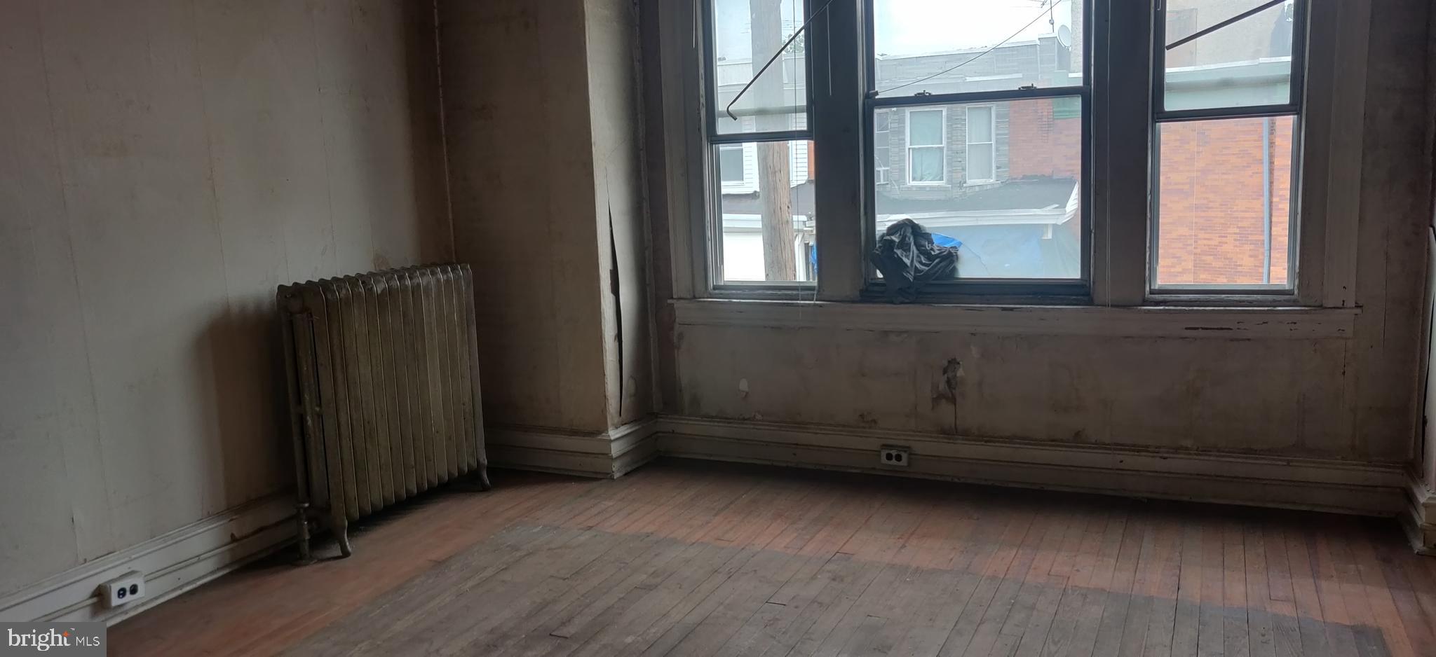 STRAWBERRY MANSION - Residential